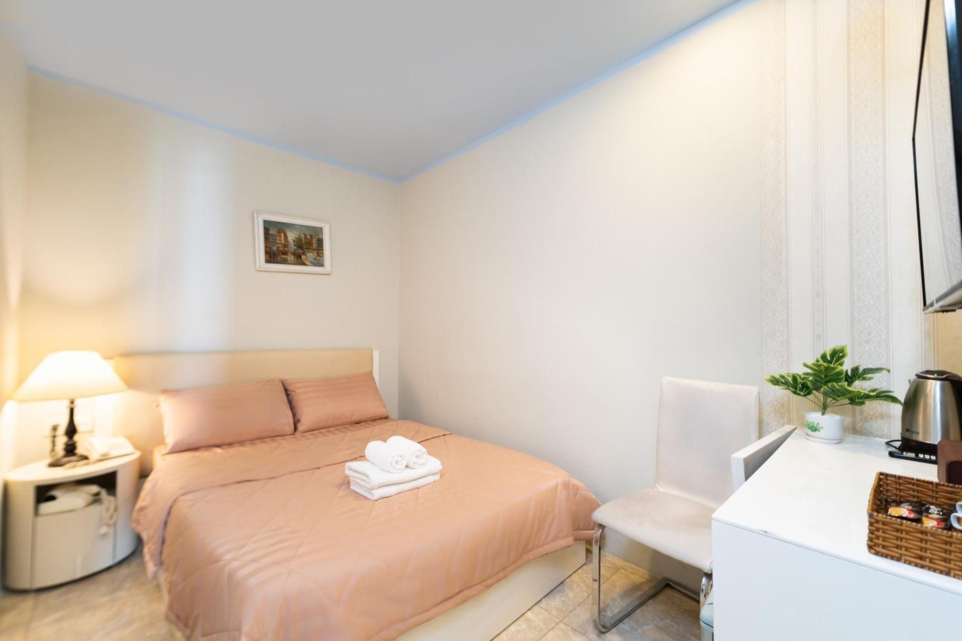 Double Room with Private Bathroom - Non-Smoking