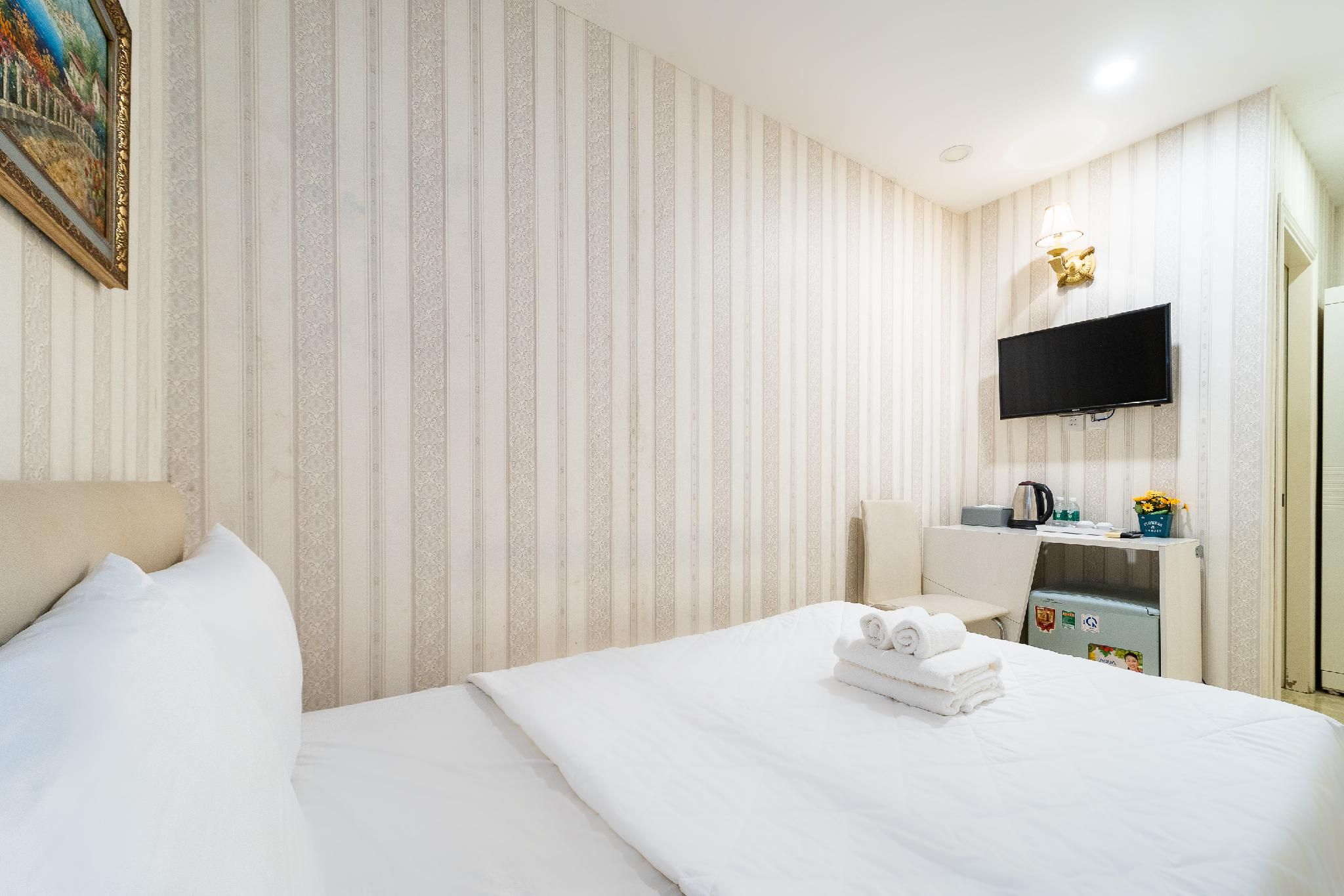 Double Room with Private Bathroom - Non-Smoking