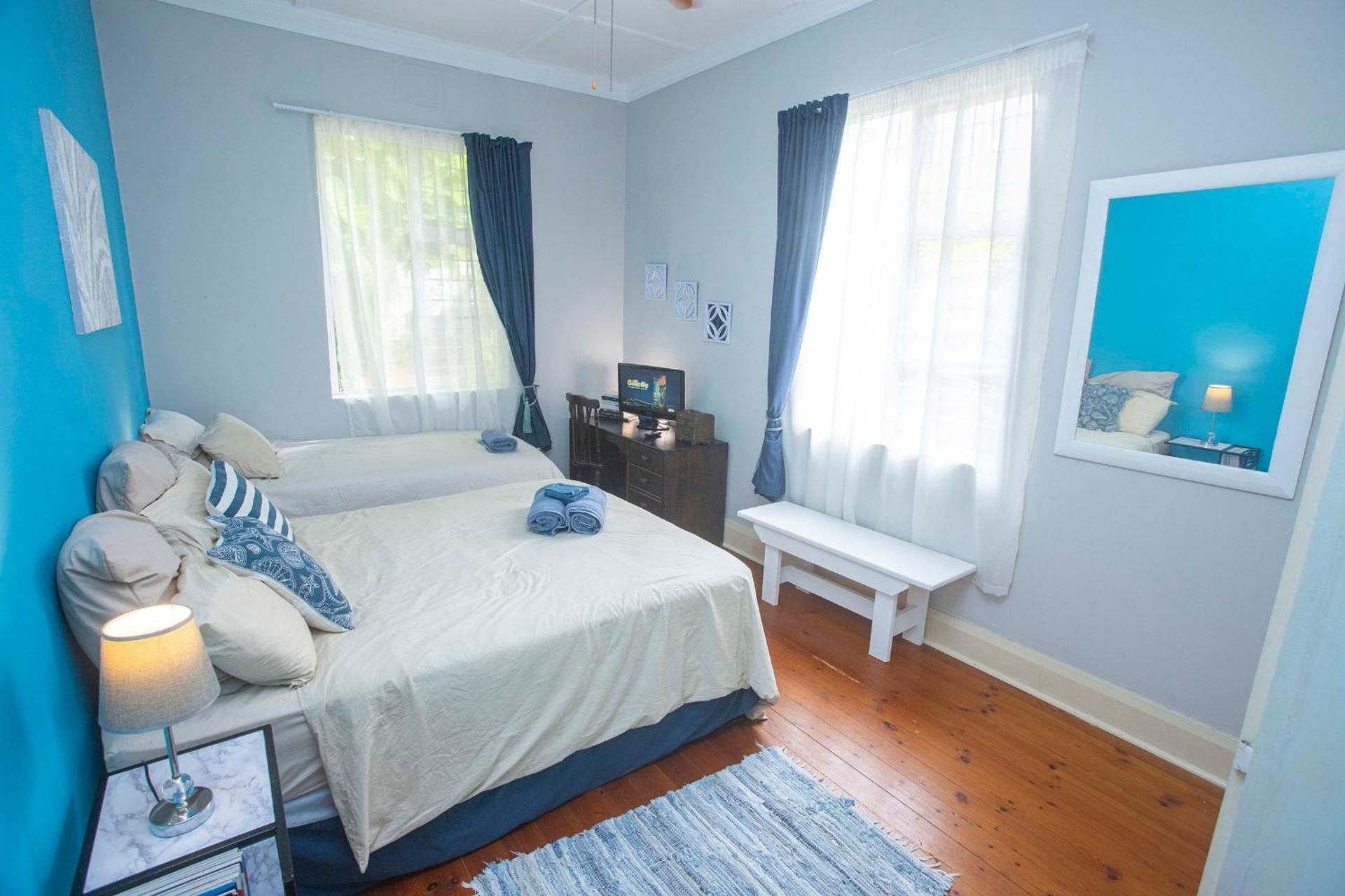 Basic Triple Room with Shared Bathroom