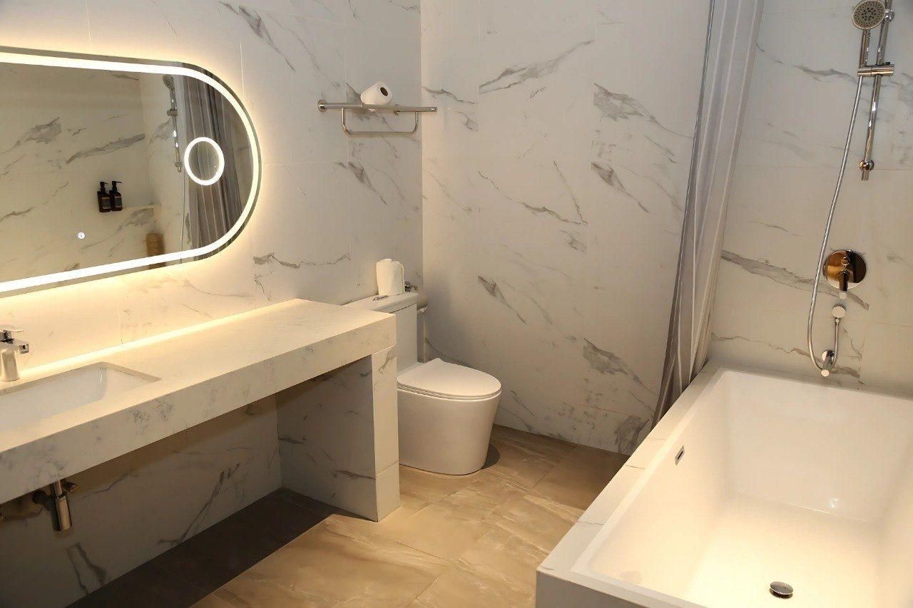 Deluxe Suite - Non-Smoking