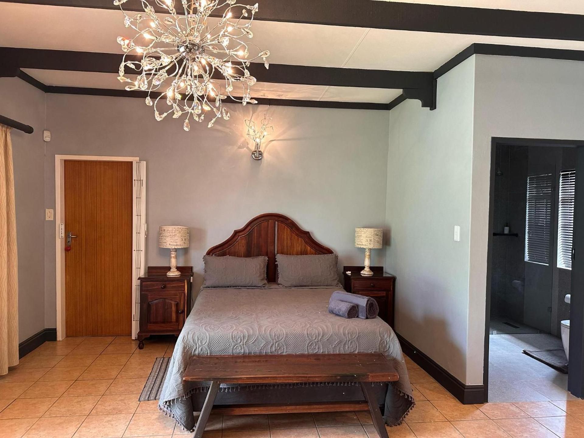 Standard Queen Room
