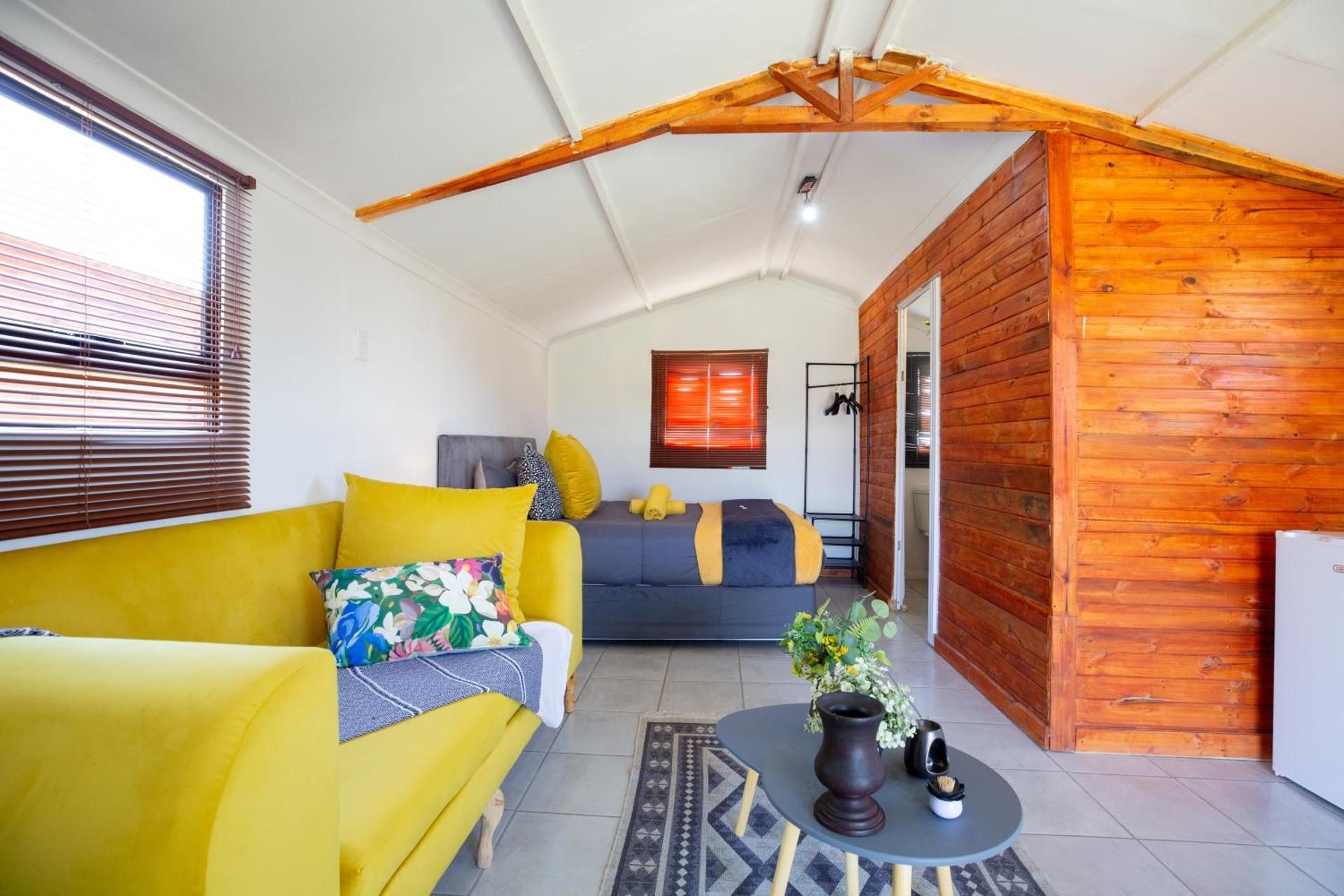 Deluxe Queen Suite