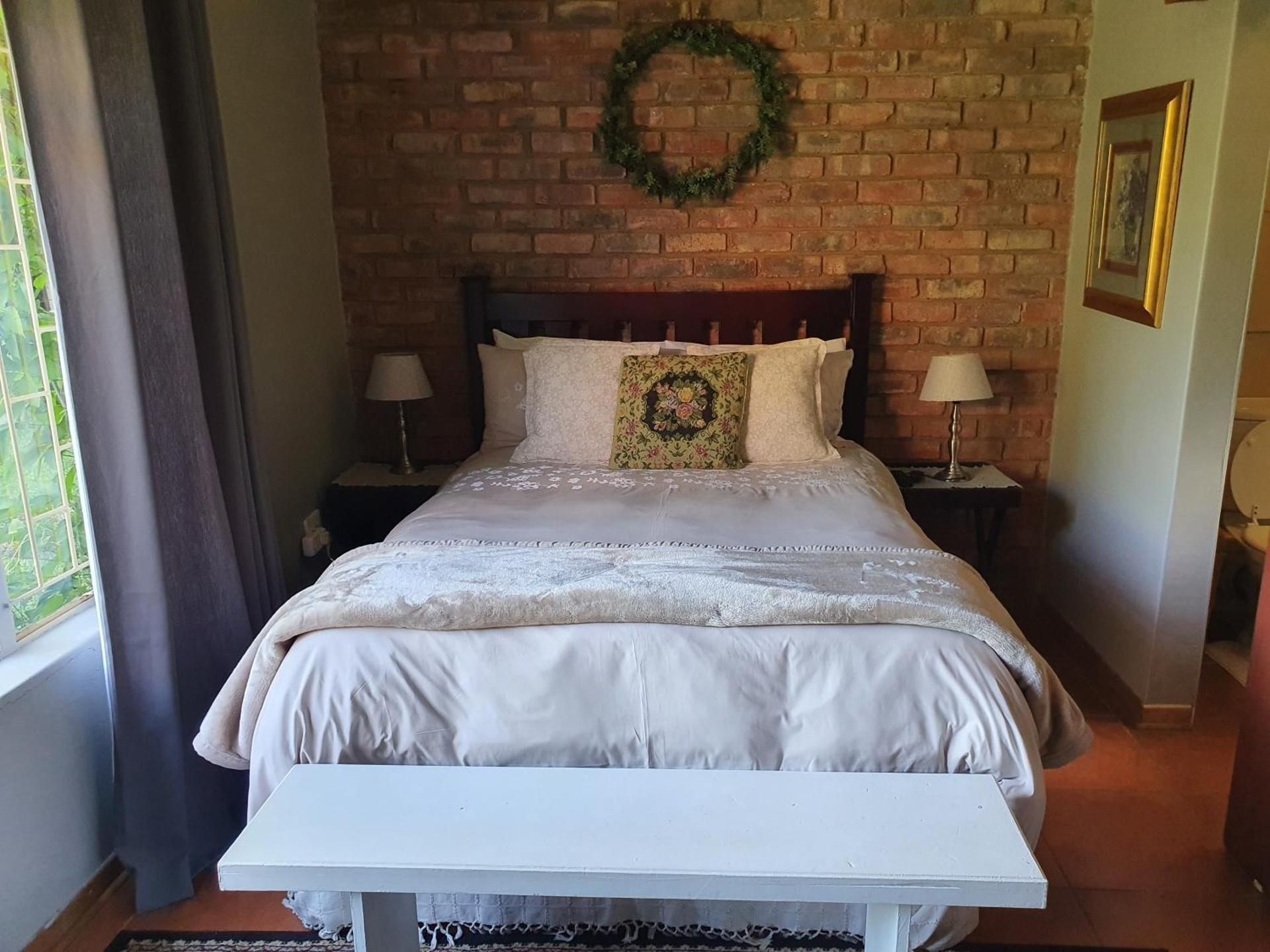 Deluxe Double Room (2 Adults + 1 Child)