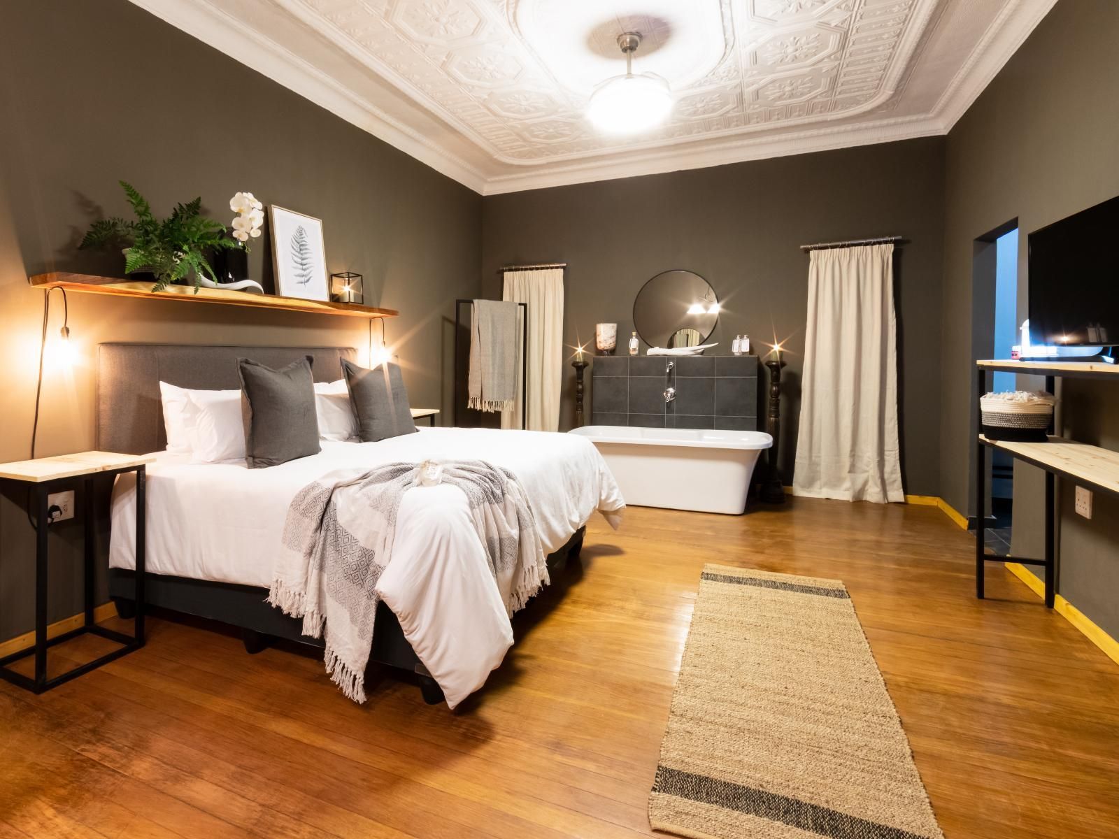 Royal Tree Guest House Luxury King Suite