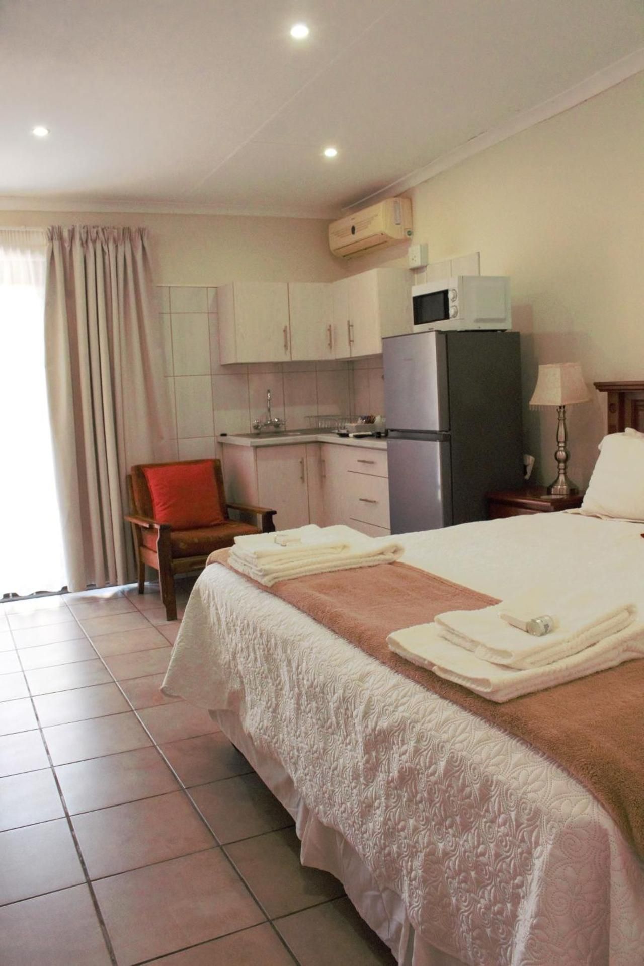 Double or Twin Room with Private Bathroom