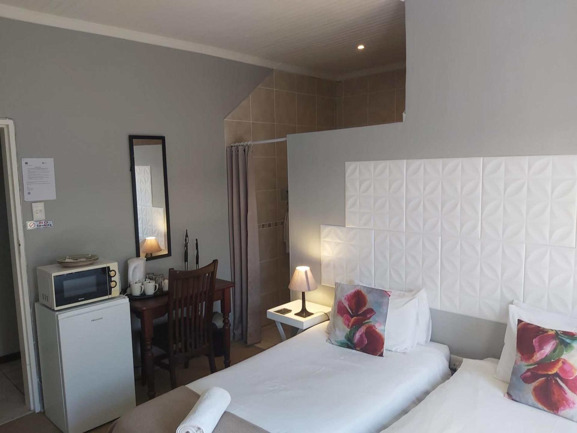 Triple Room with Bathroom