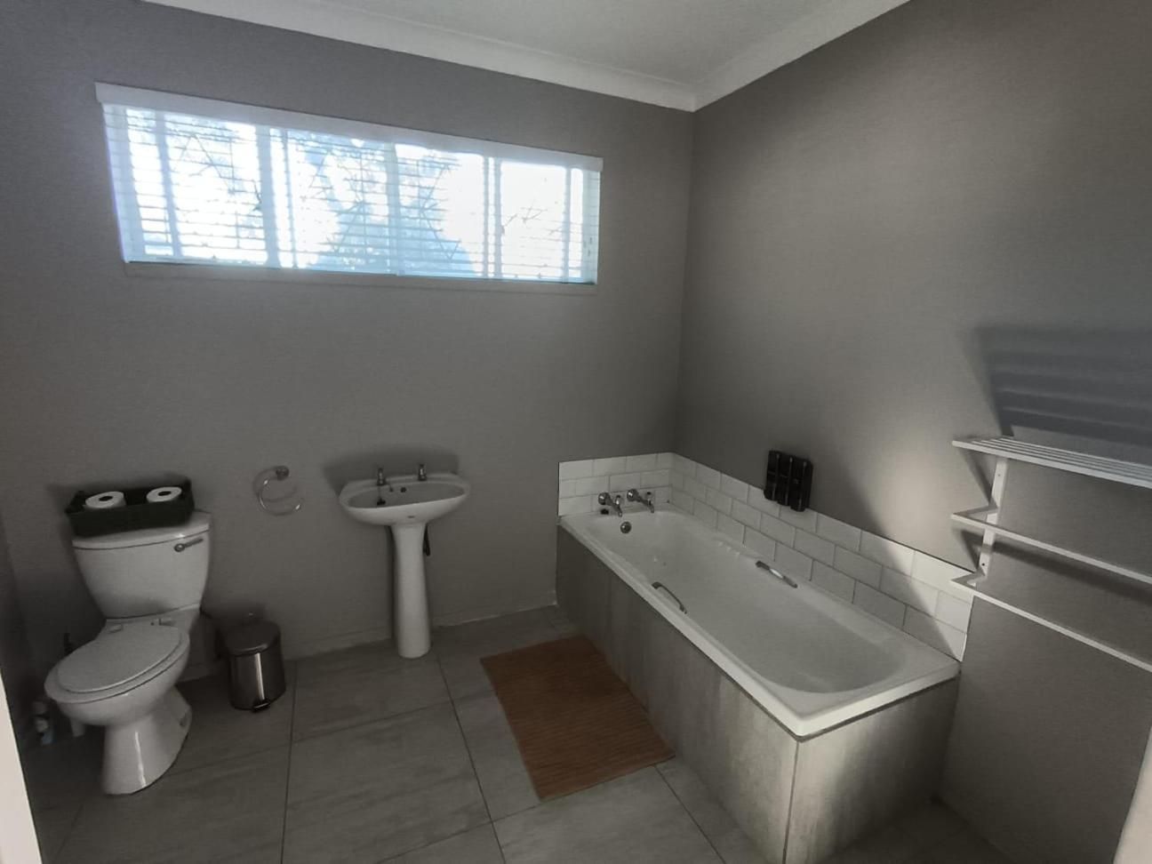 Deluxe Double Room (2 Adults + 1 Child)