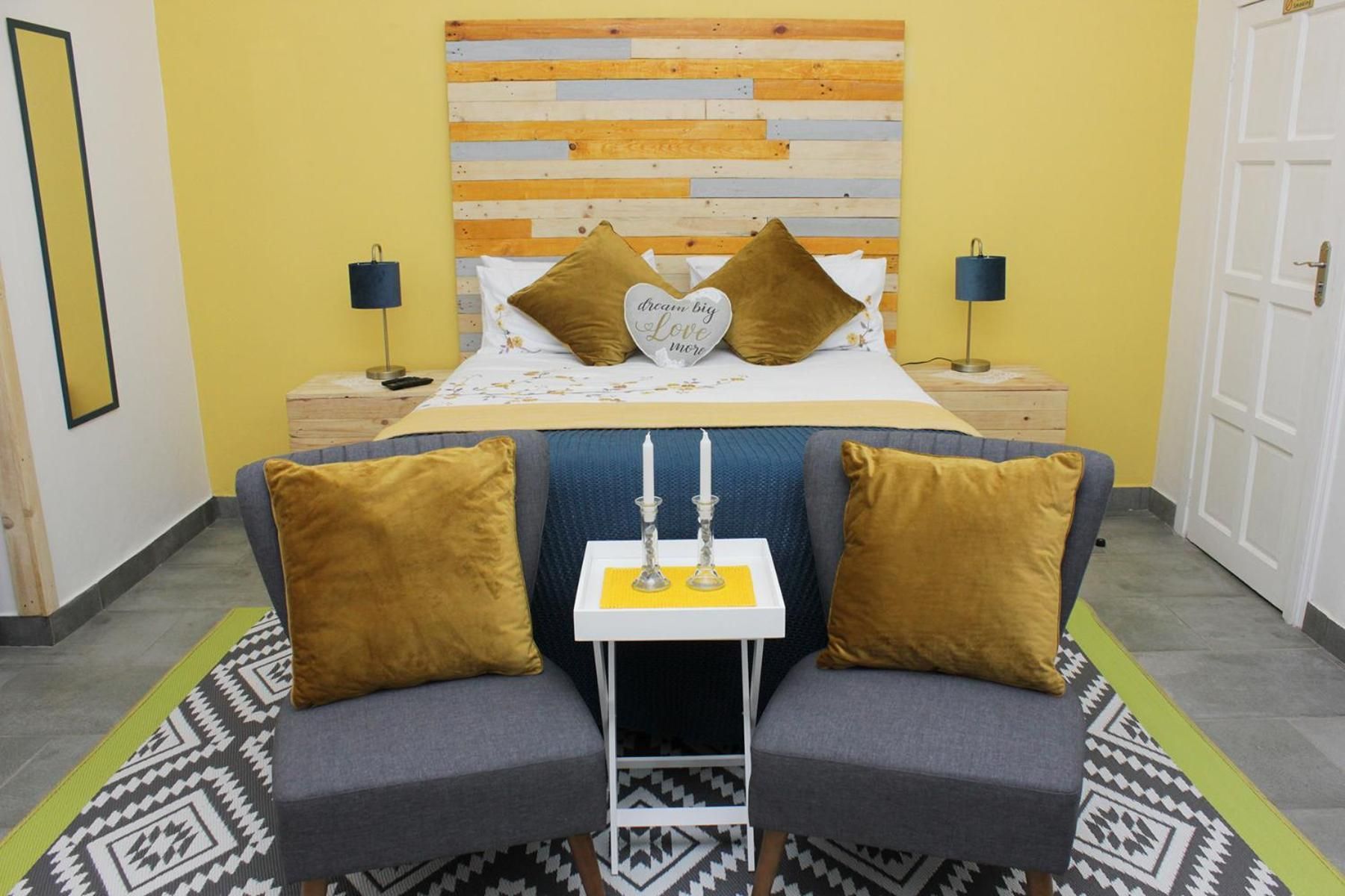 Deluxe Queen Room