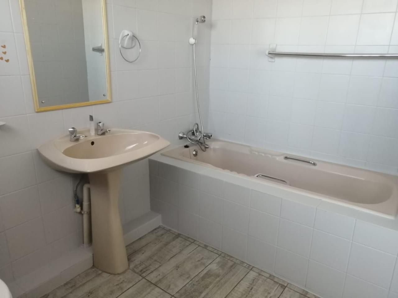 Comfort King Room