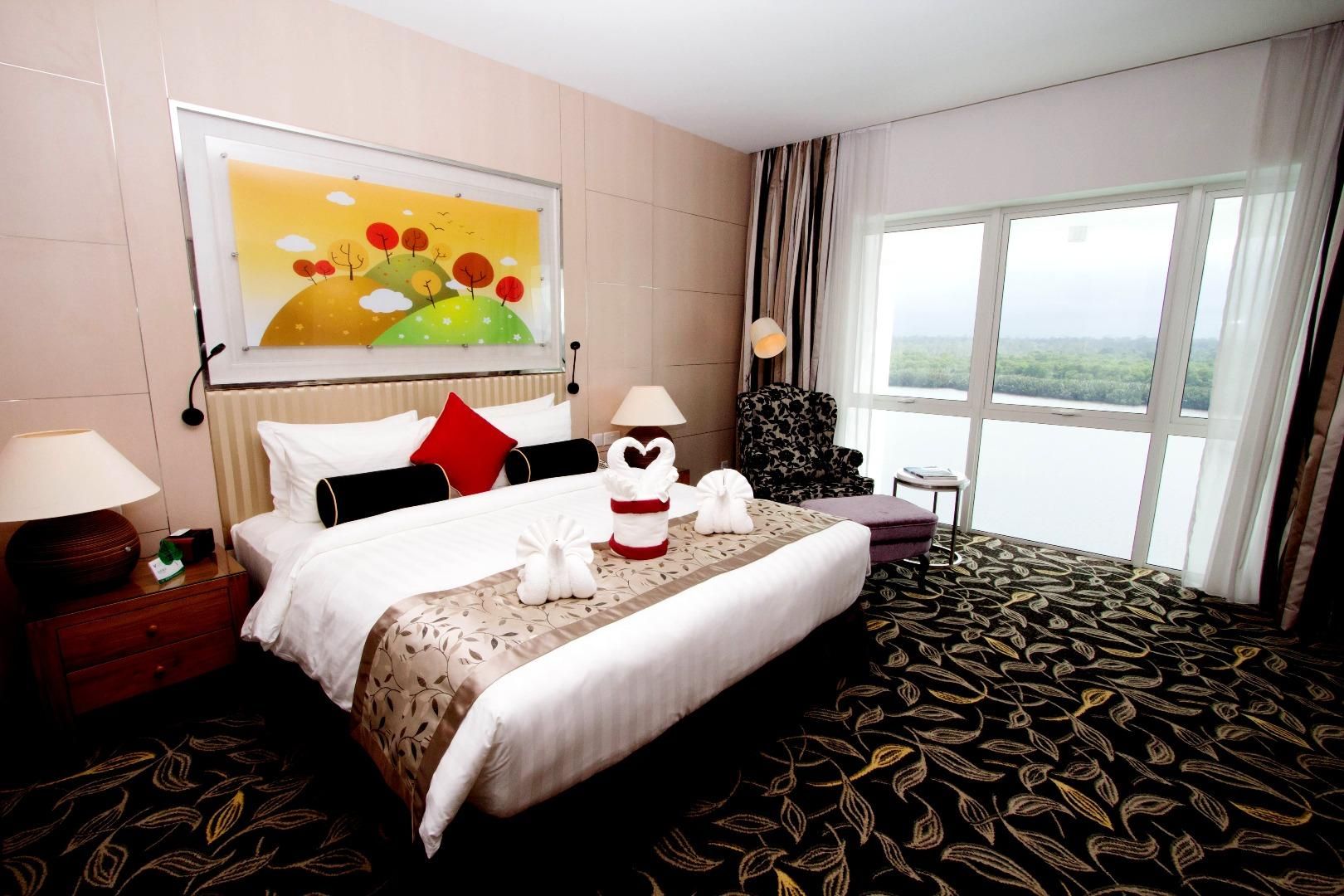 V Plaza Hotel Penthouse