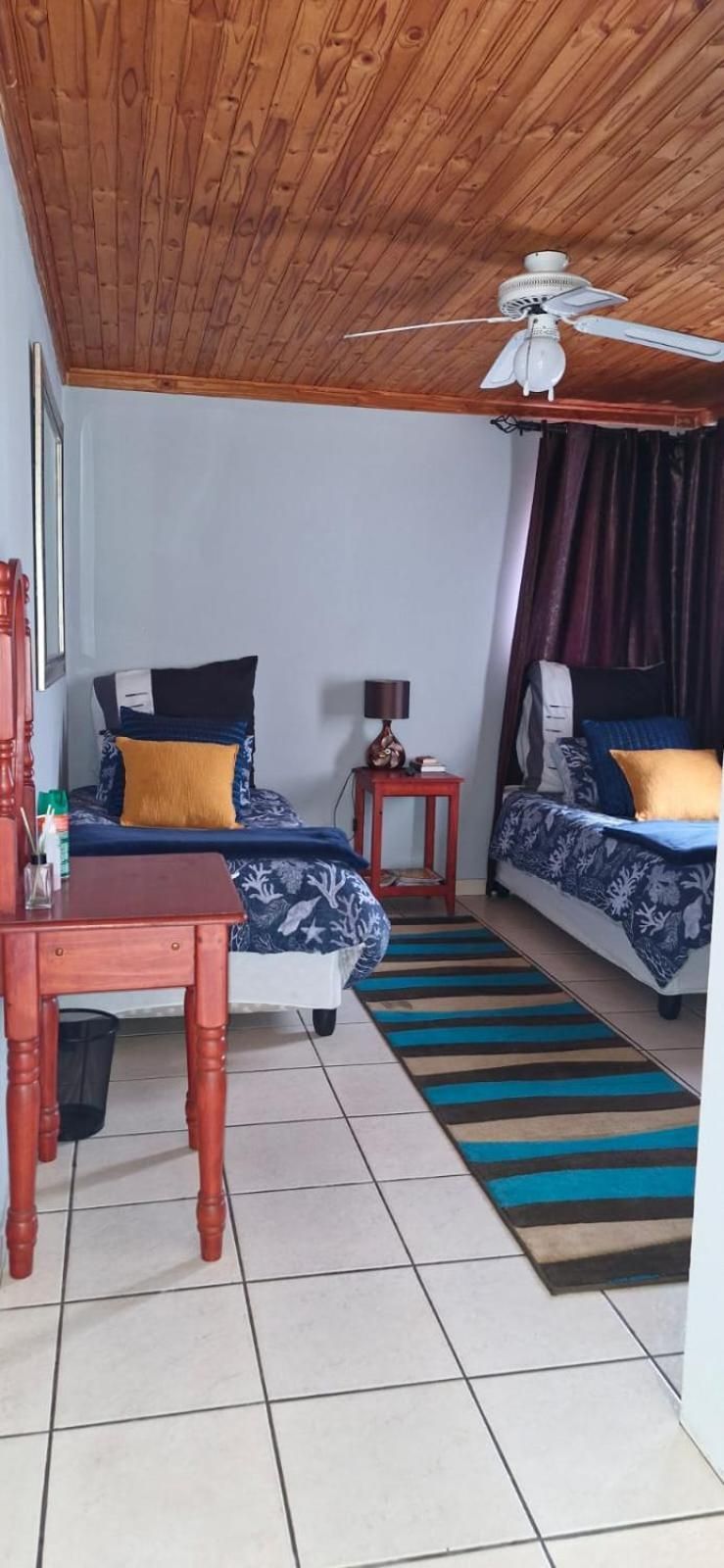 Twin Room with Shower