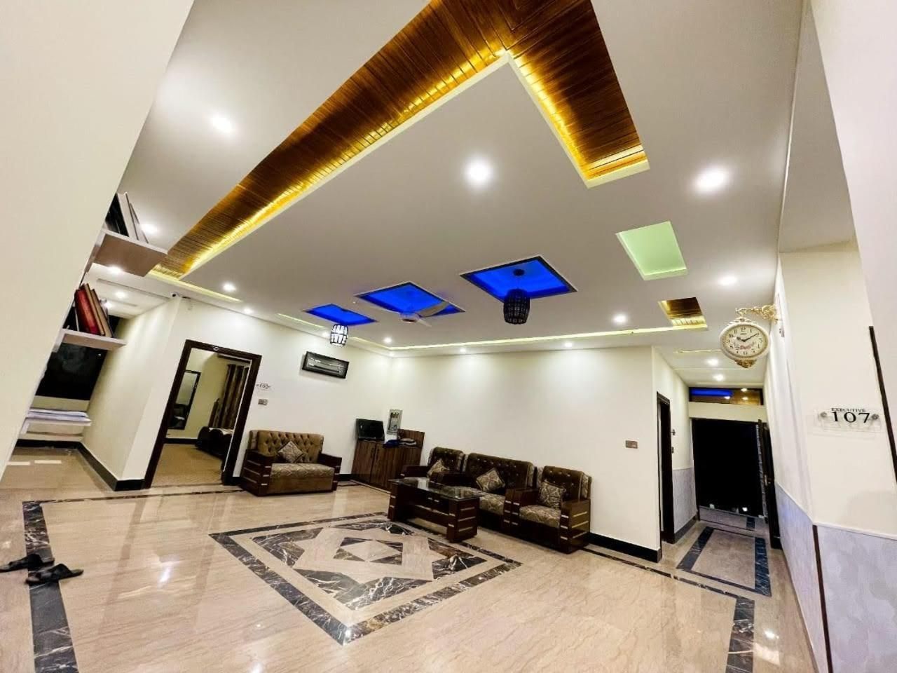 shared lounge/tv area