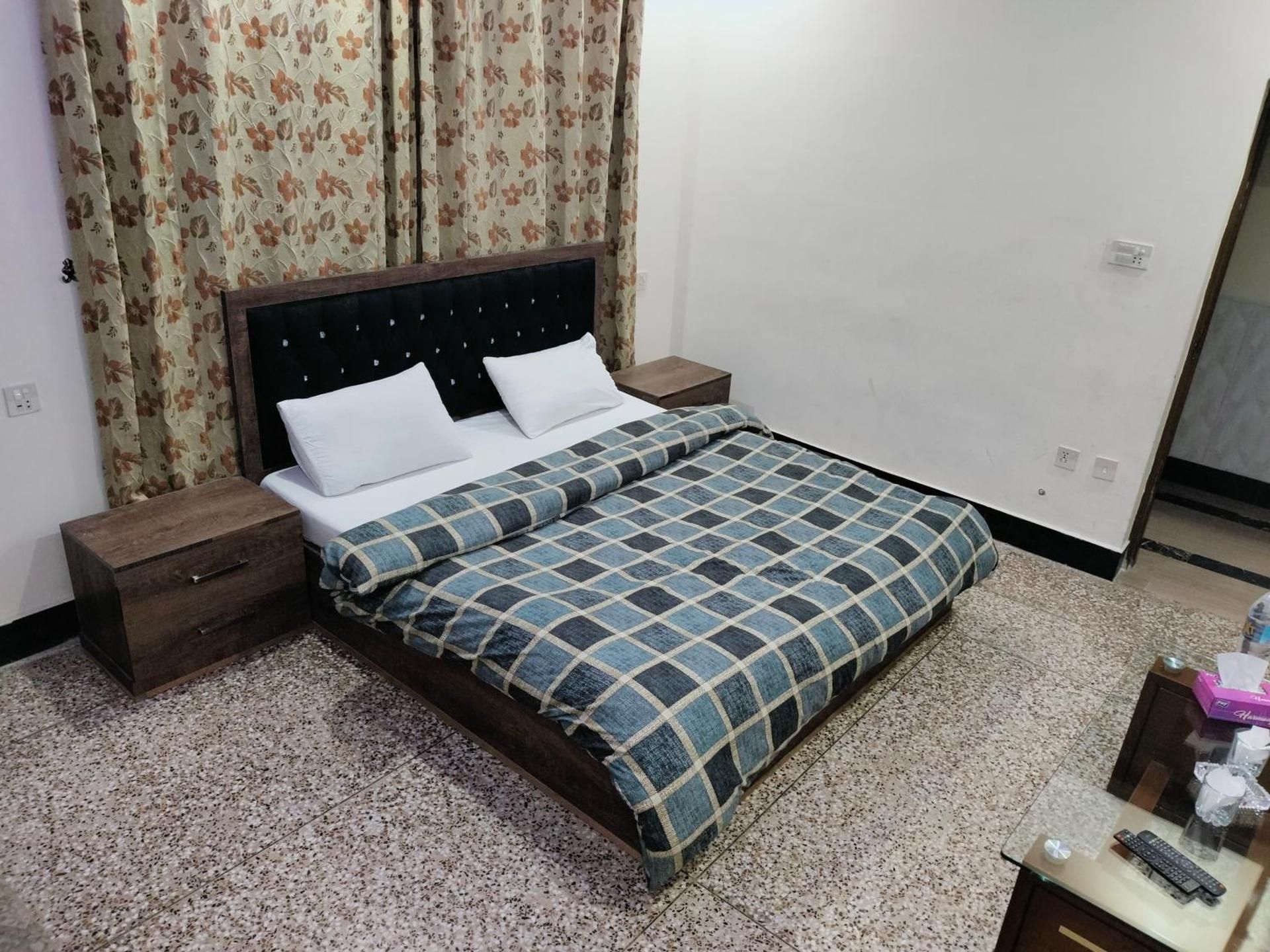 Husnain Resort Deluxe Double Room 3