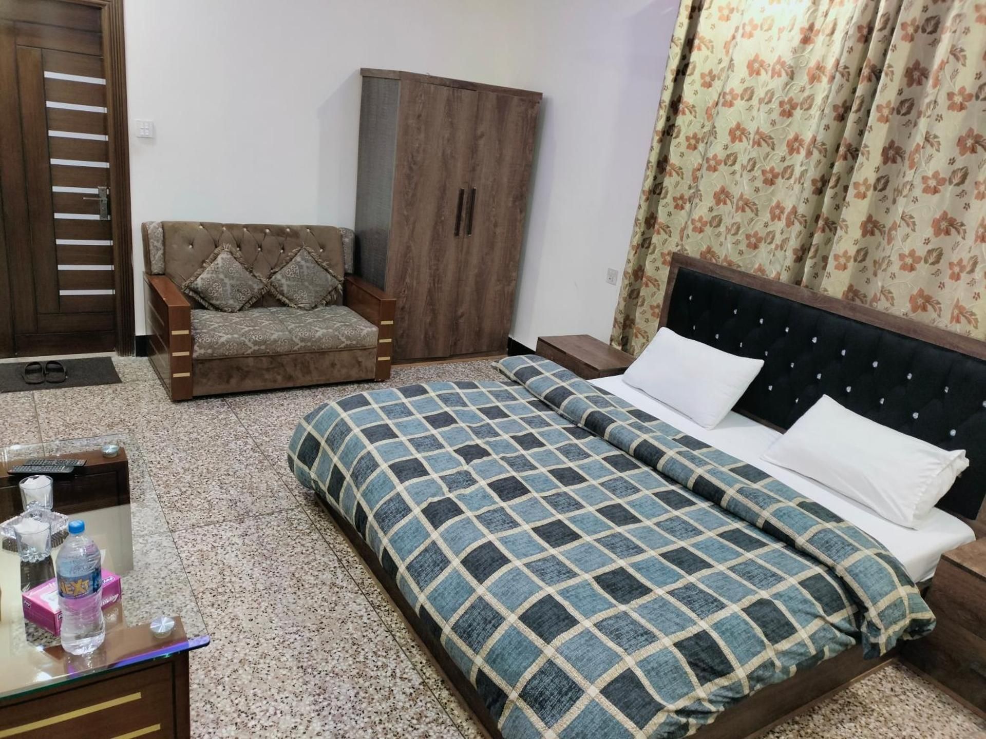 Husnain Resort Deluxe Double Room 2