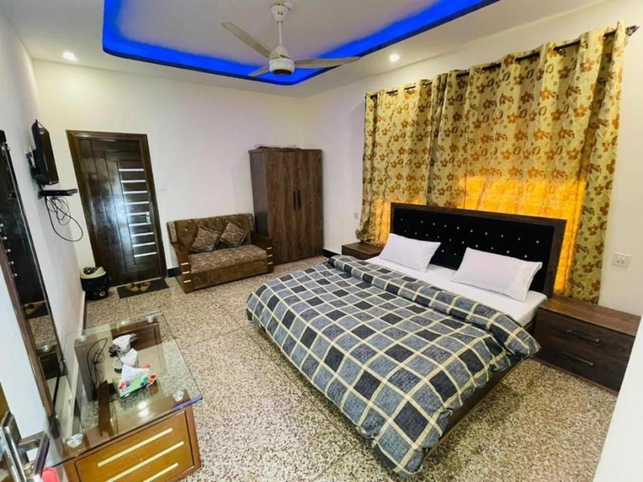 Husnain Resort Deluxe Double Room