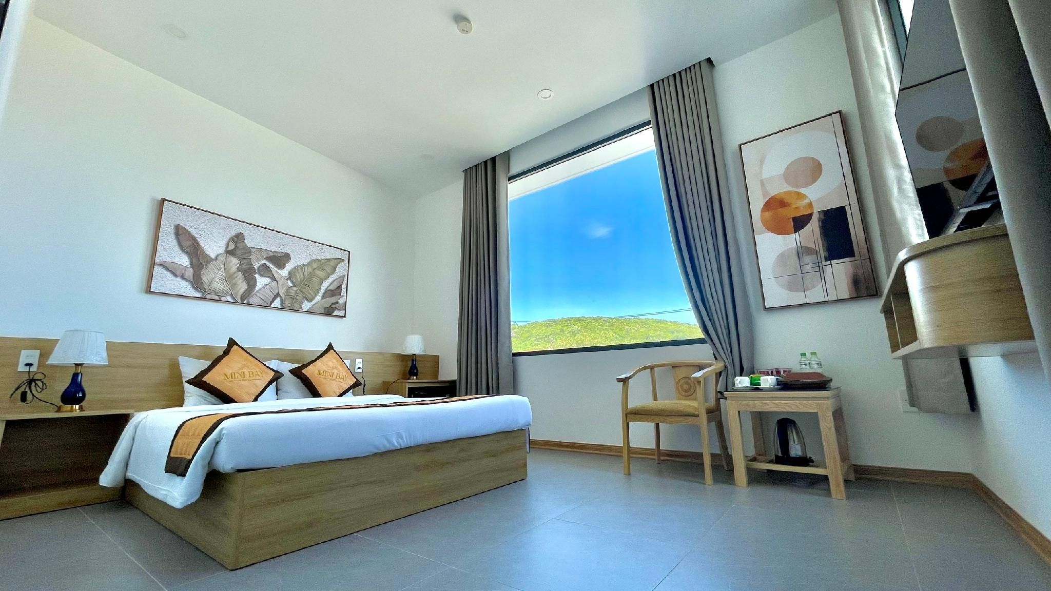 Deluxe Queen Room