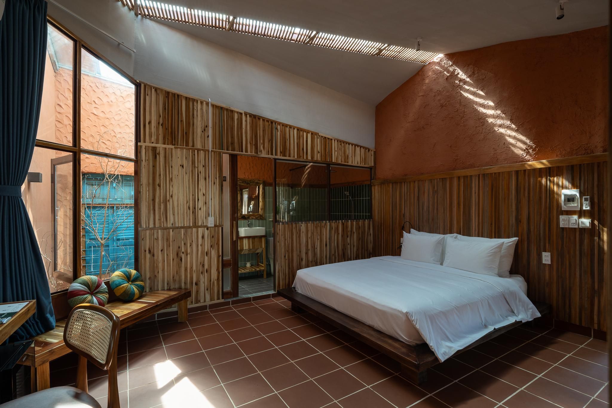 Queen Room with Garden View