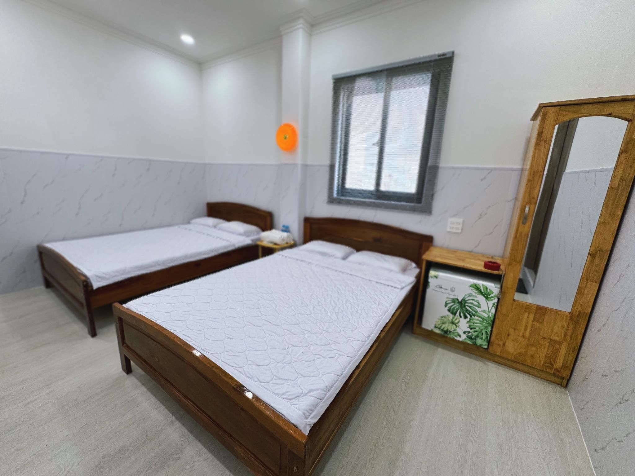 Standard - 2 Beds, Non-Smoking