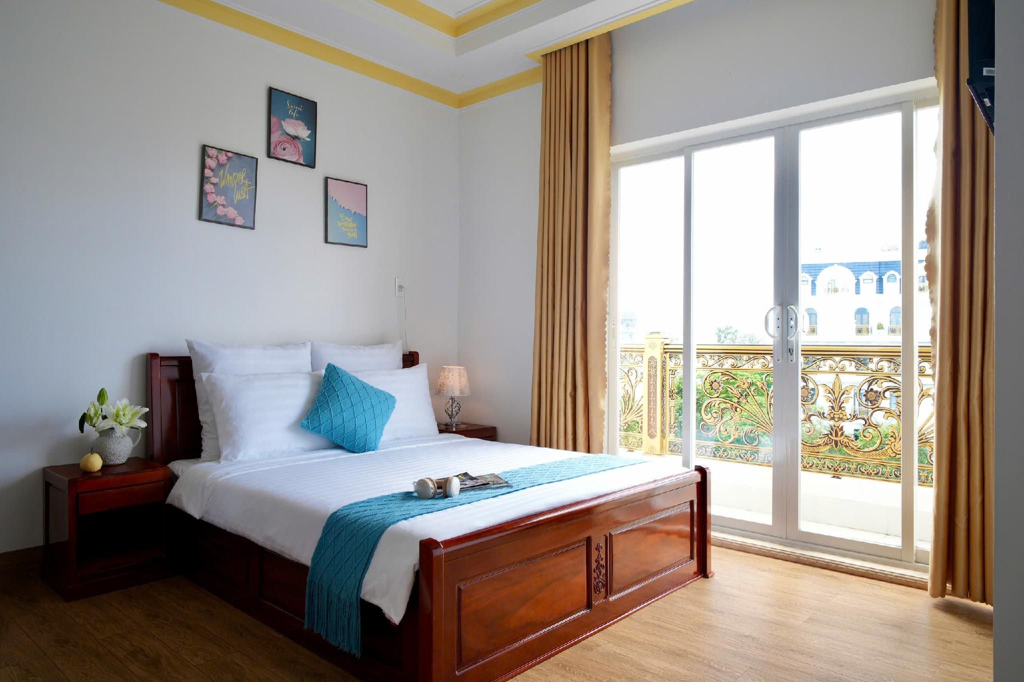 Sea View Deluxe Room with Balcony