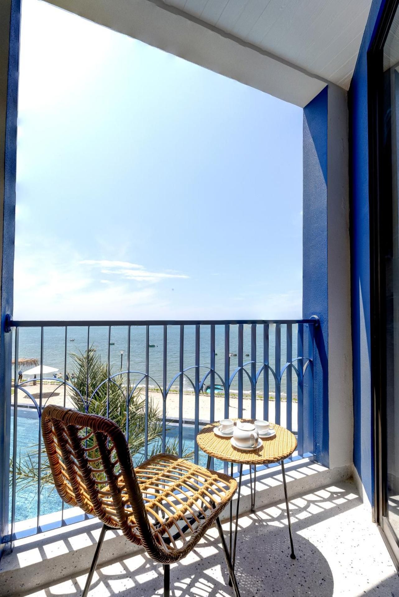 Queen Suite with Sea View