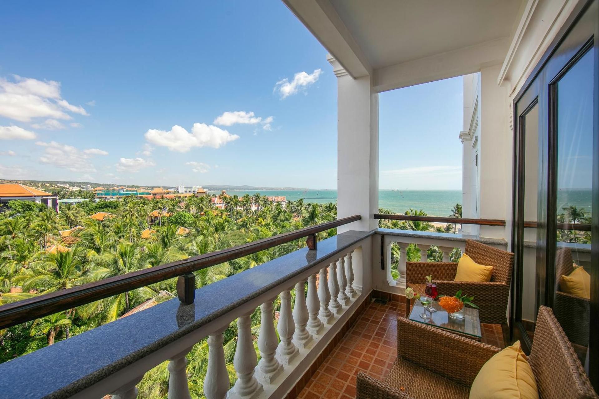 Deluxe Ocean View Twin Room
