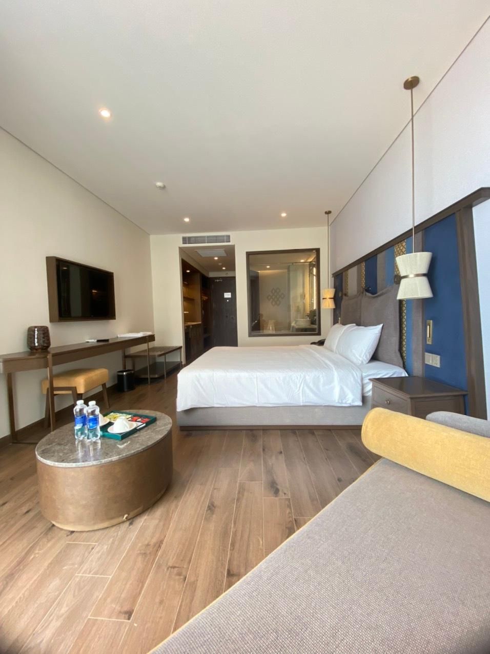 Double Room with Bathtub