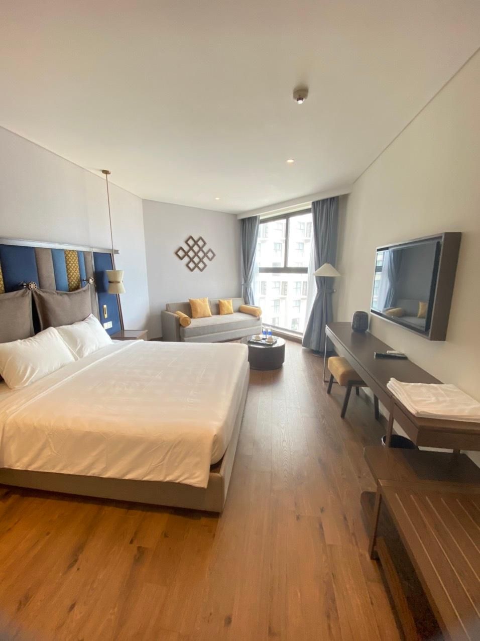 Double Room with Bathtub