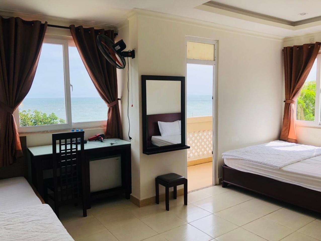 Triple Bedroom - with 3 Single Bed