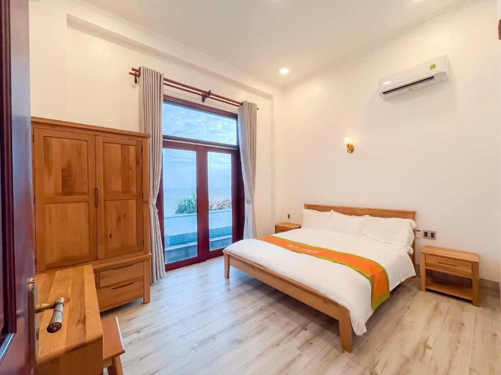 Superior Seaview Double