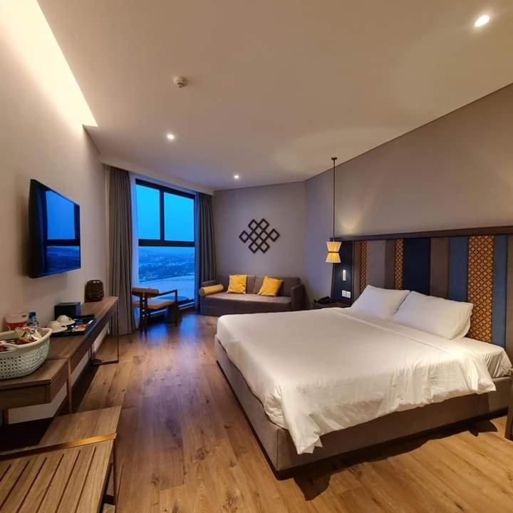 Studio Apartment with King Bed