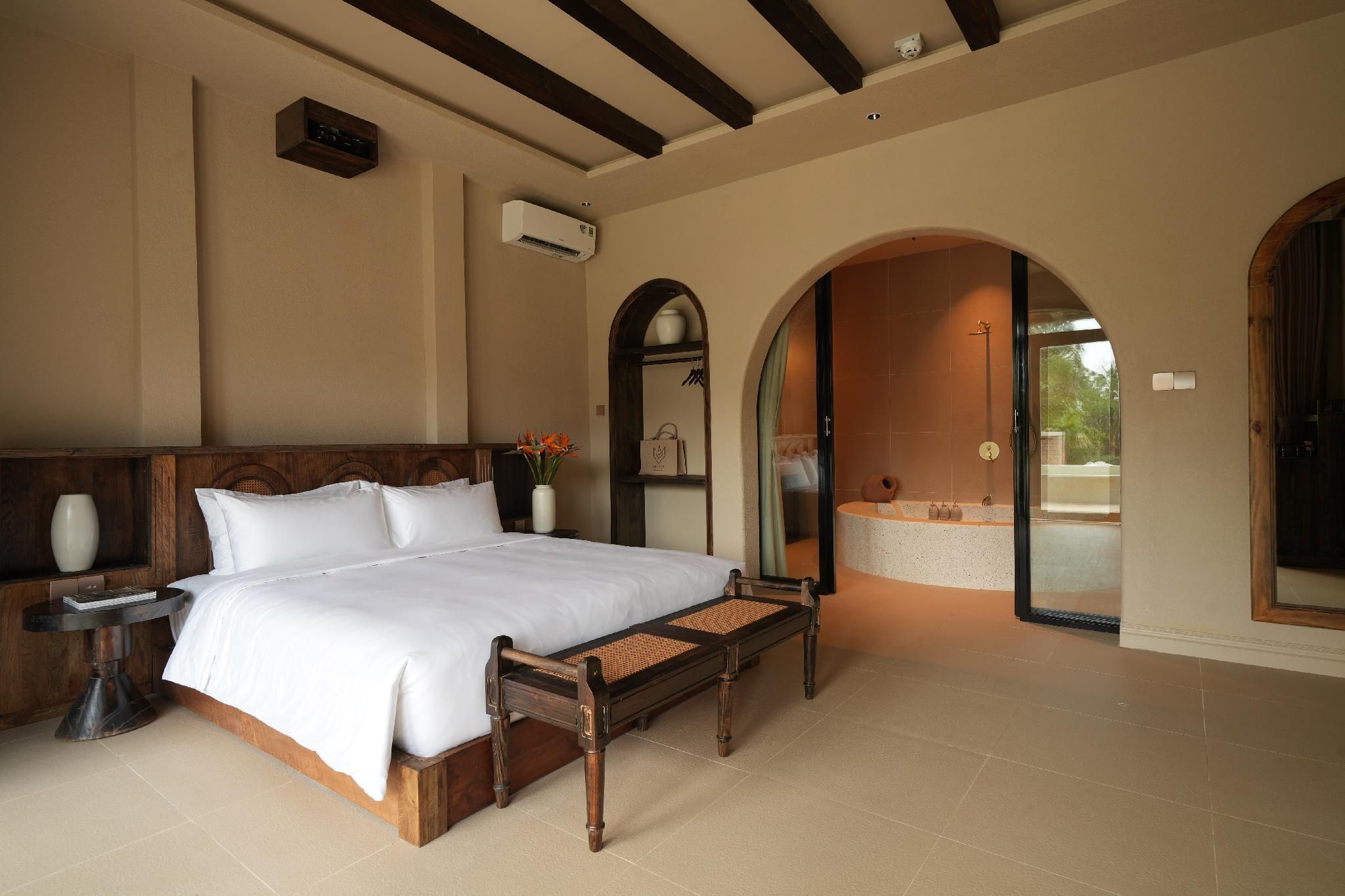 Luxury King Room