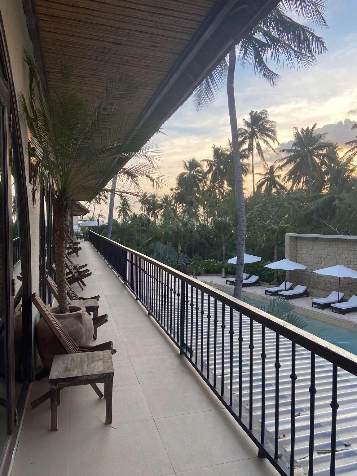 Deluxe Pool View