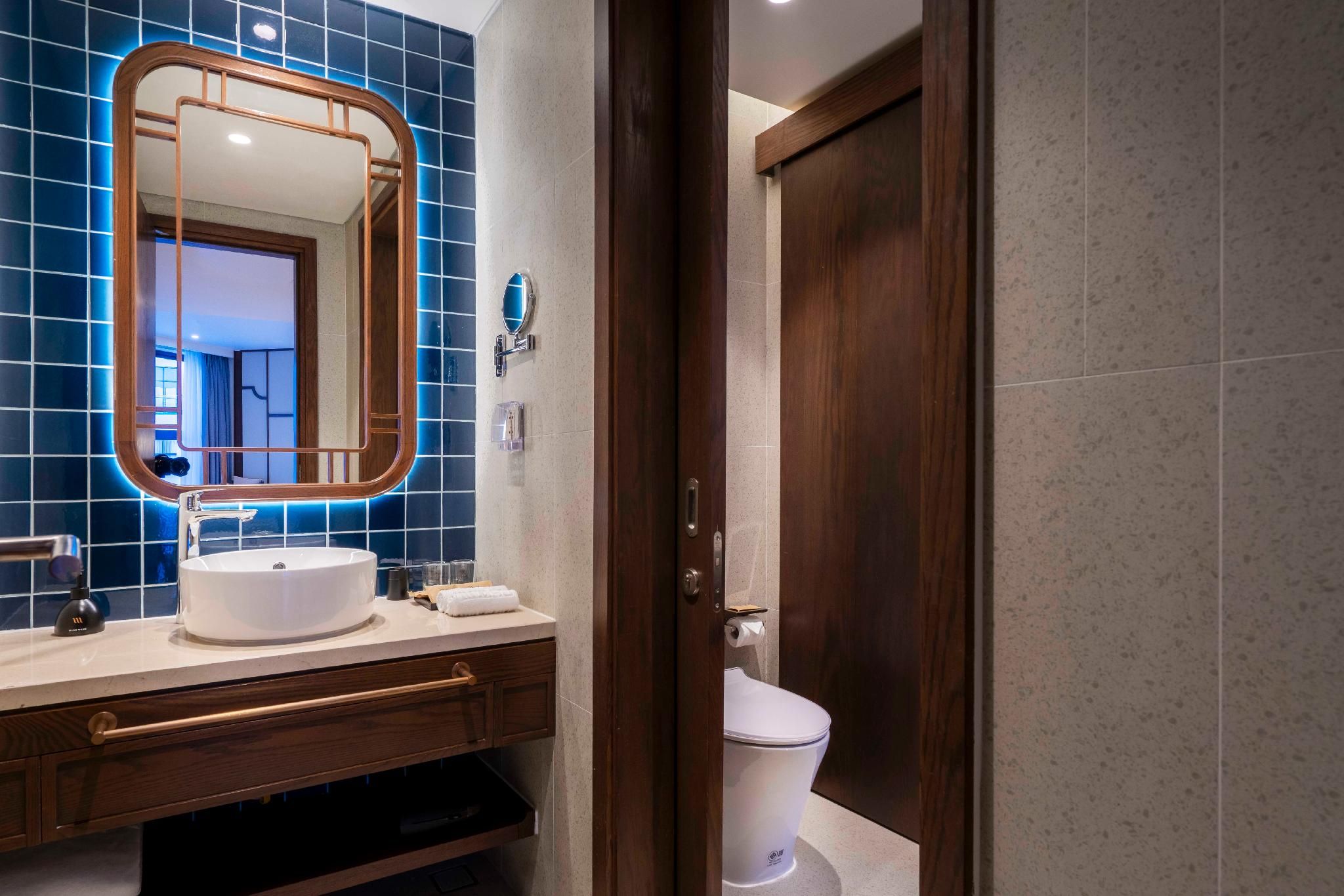 Junior Suite Pool Access