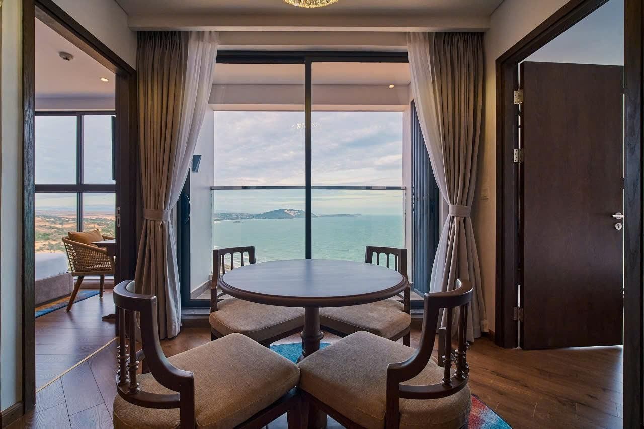 2 Bedroom - 1 Bath Suite
