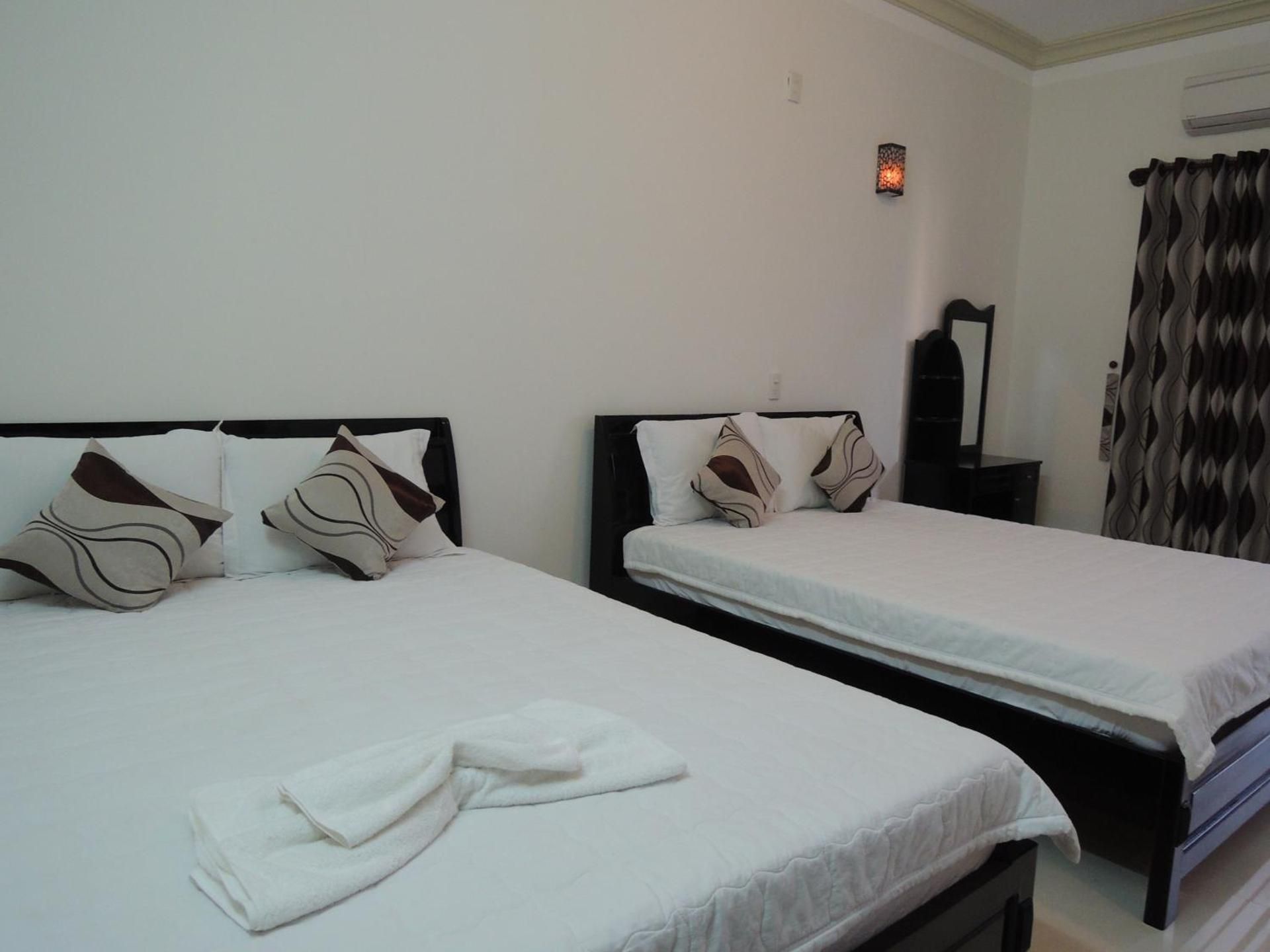2 Double Beds