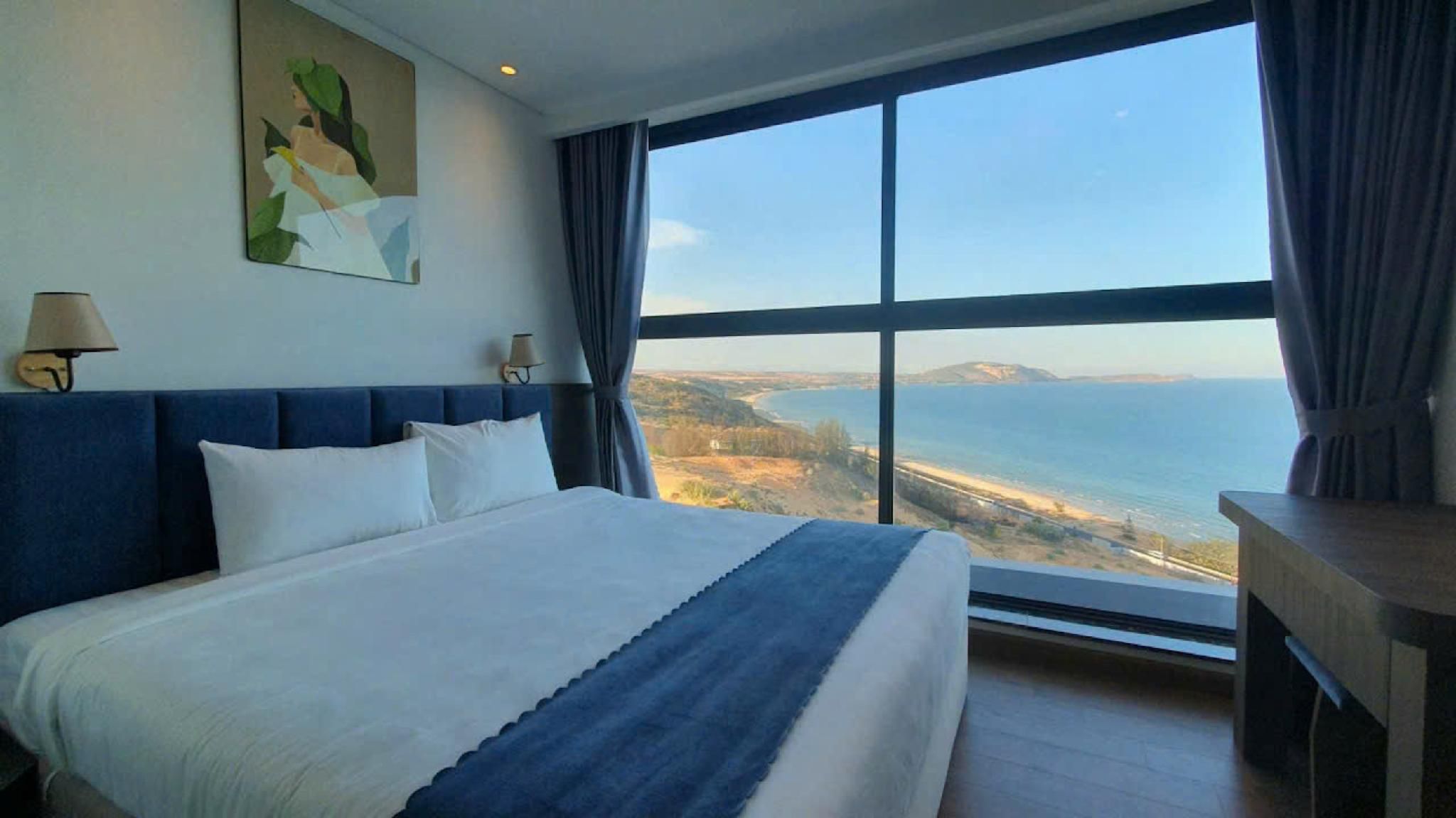 Master Suite with Private Pool