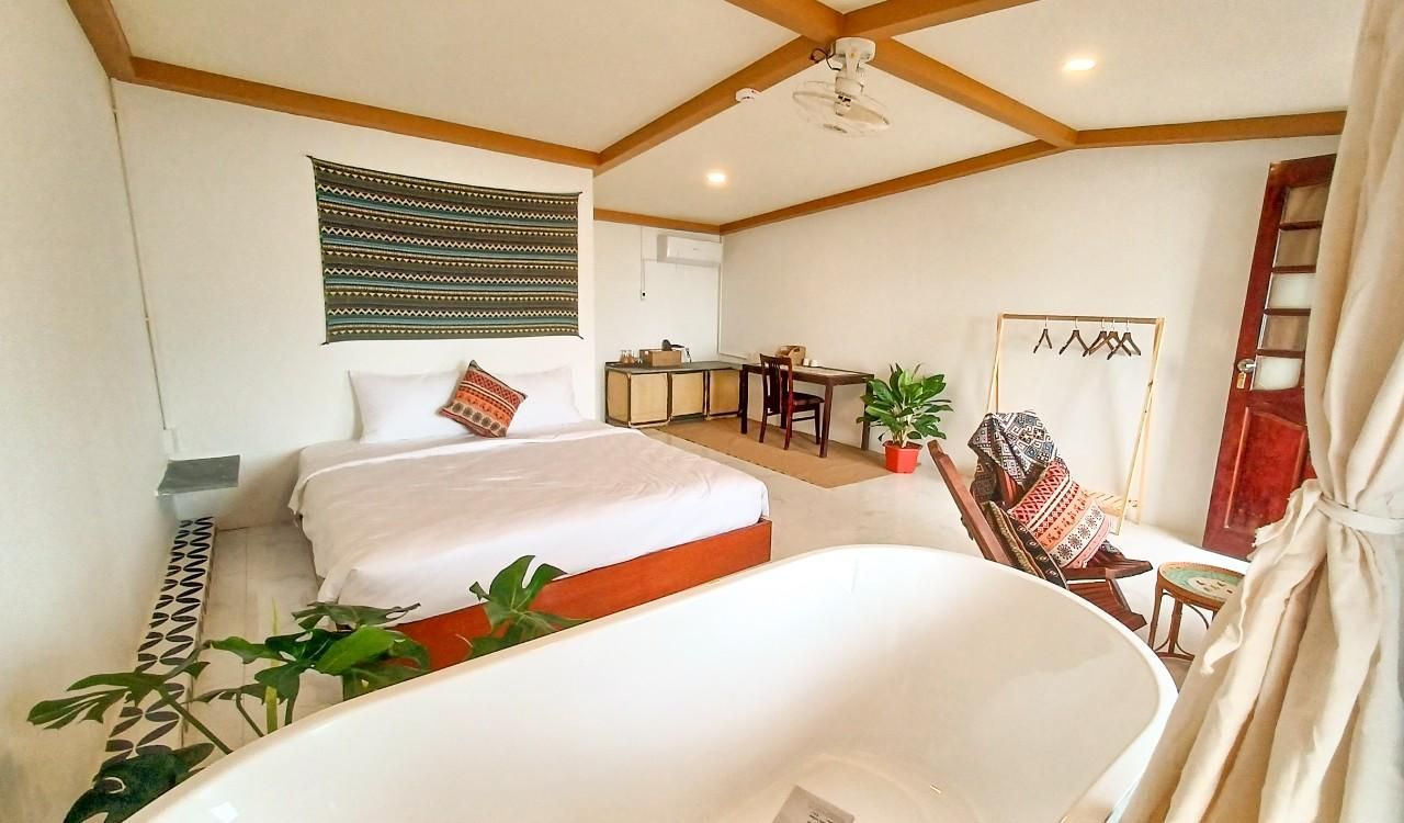 Master Ocean View Suite for 2 Adults