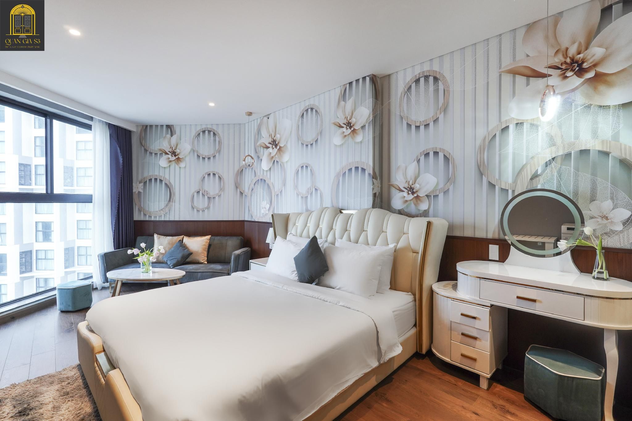 Suite with Pool View