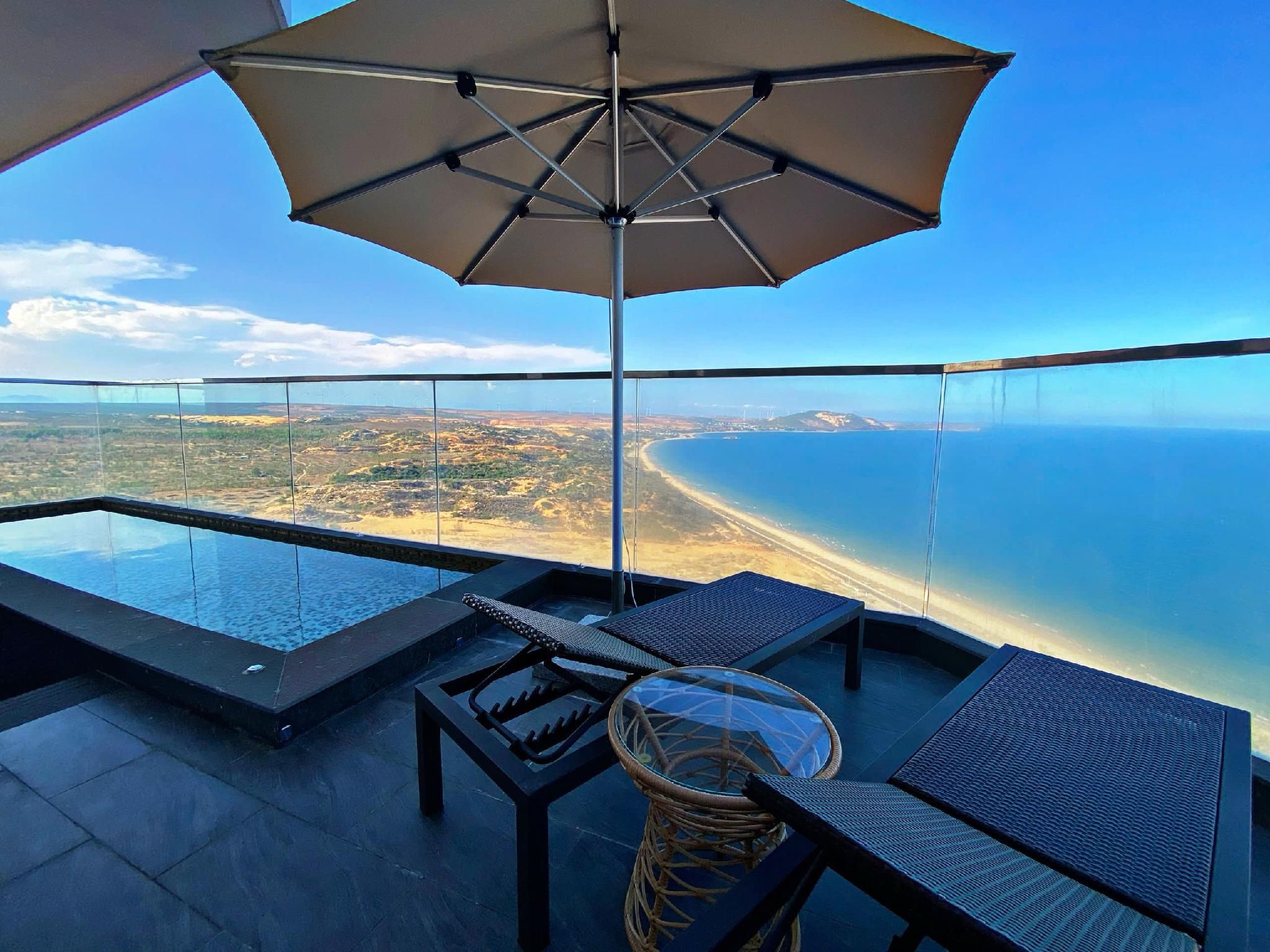 Suite with Private Pool and Terrace for 4 People