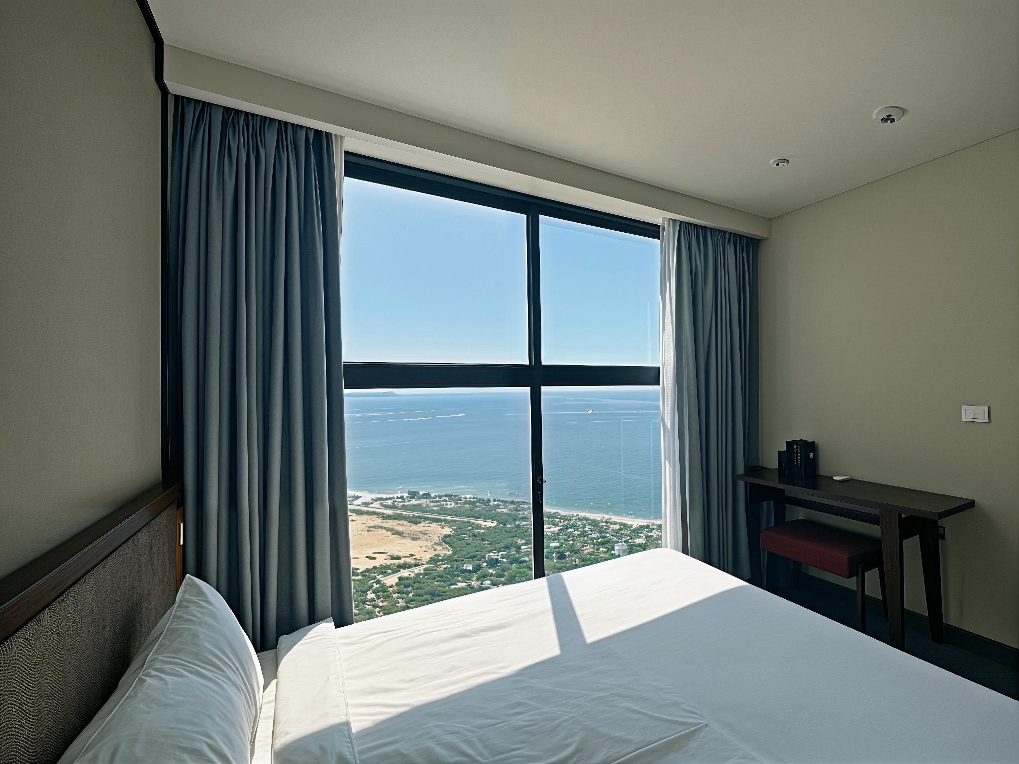2 Bedroom Apartment with Garden View & Balcony
