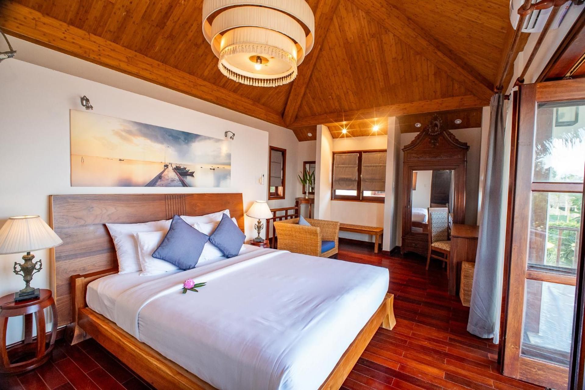 Beachfront Pool Villa