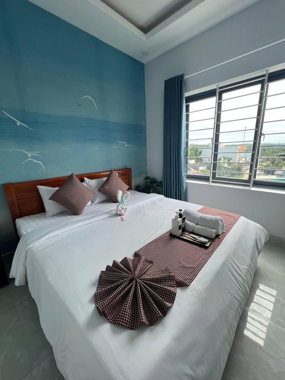 Sea View Room - King Bed