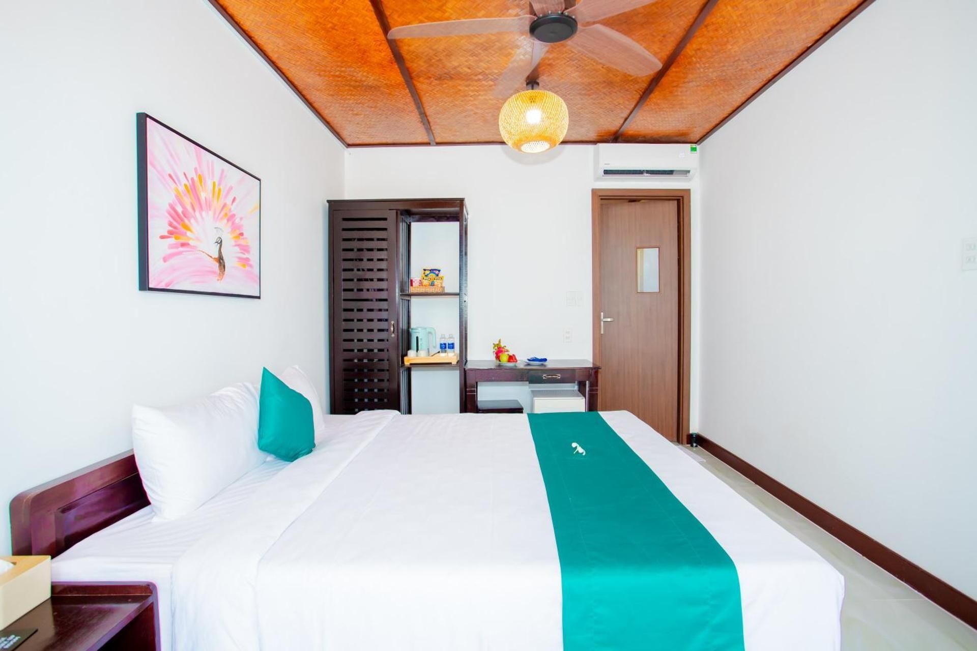 Deluxe Double or Twin Room with Sea View