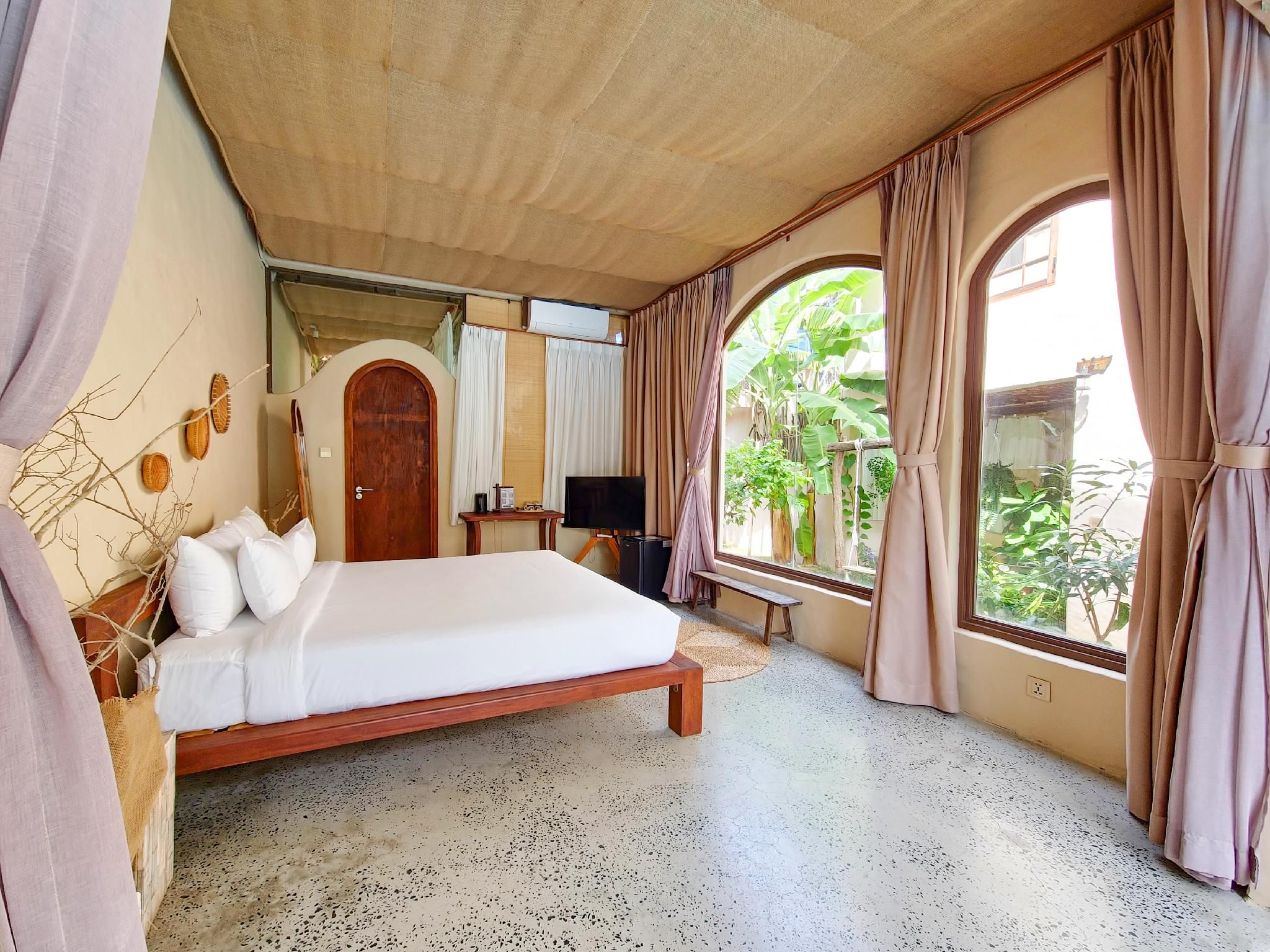 Balcony King Room