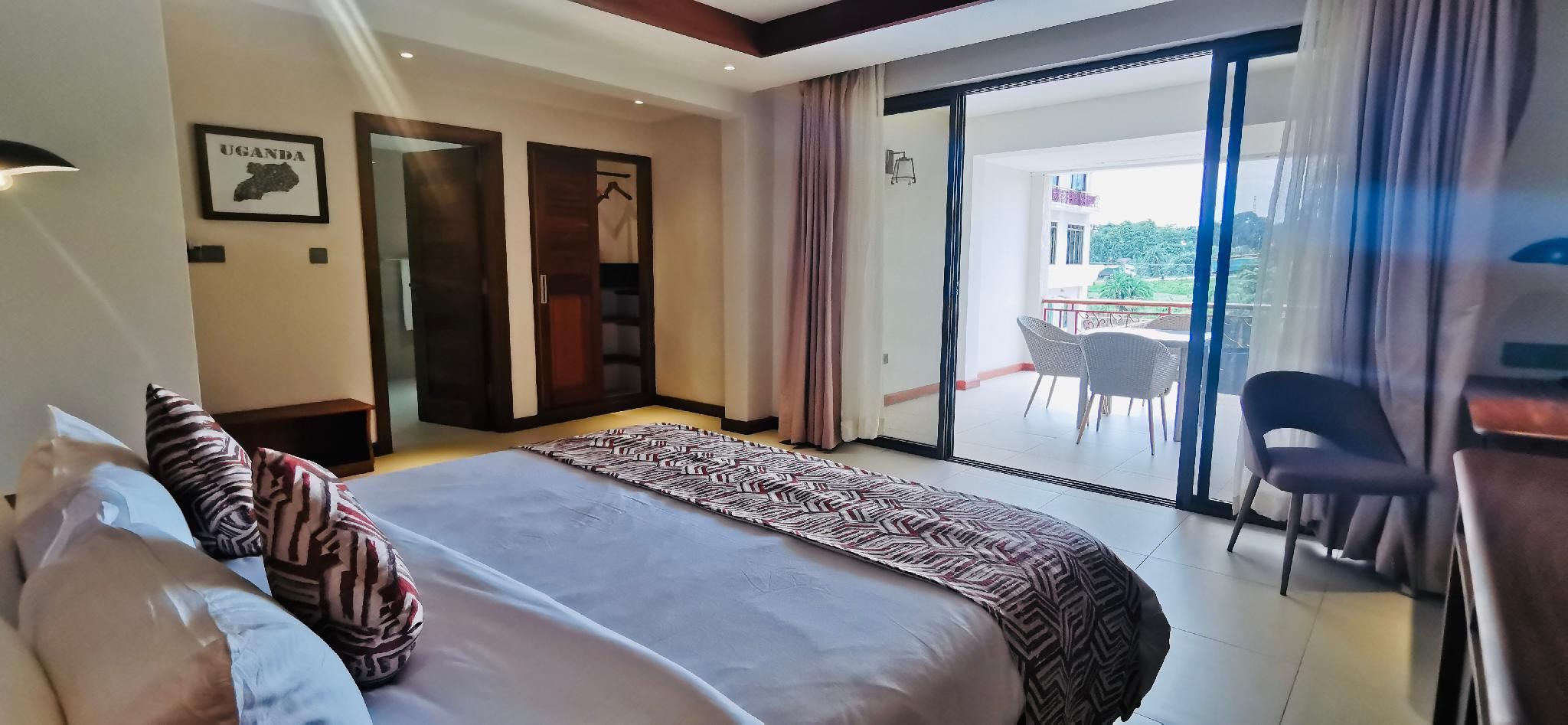 Kampala Nile Resort Deluxe Suite