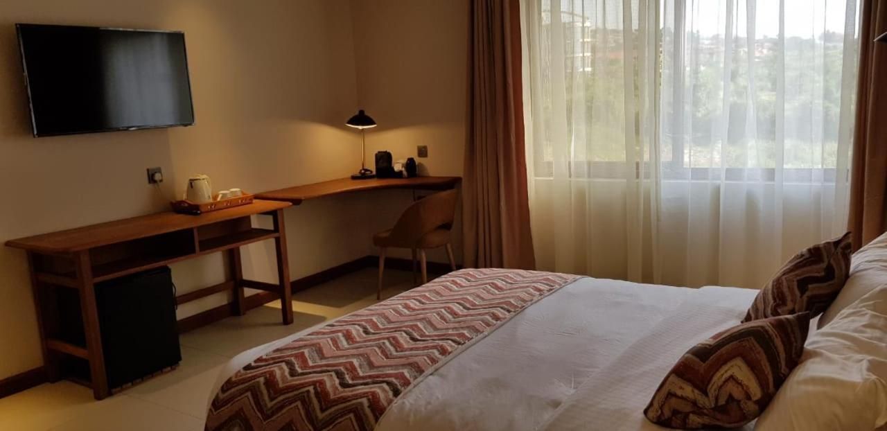 Deluxe Double or Twin Room with City View