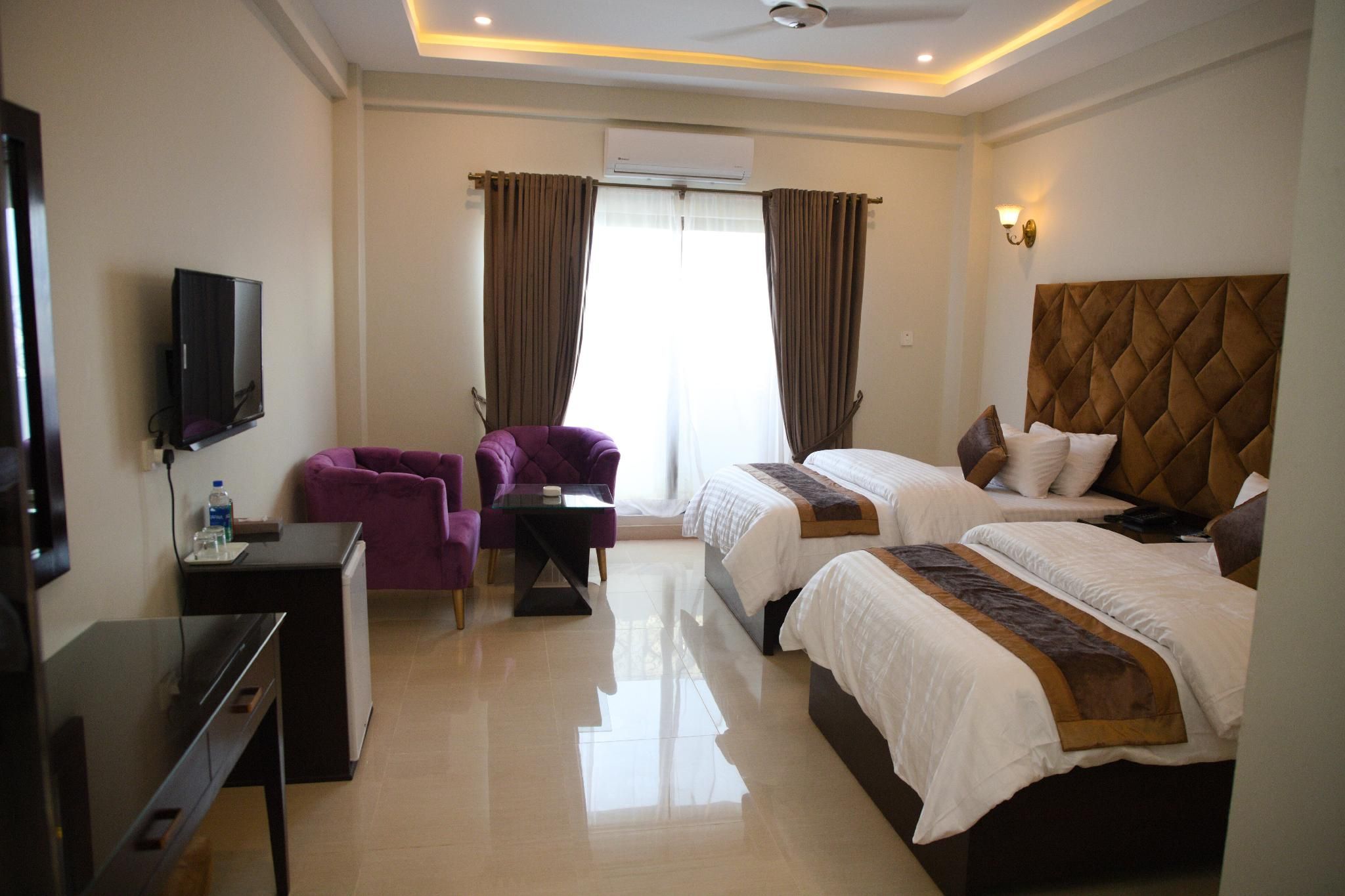 Deluxe Mountain View Room