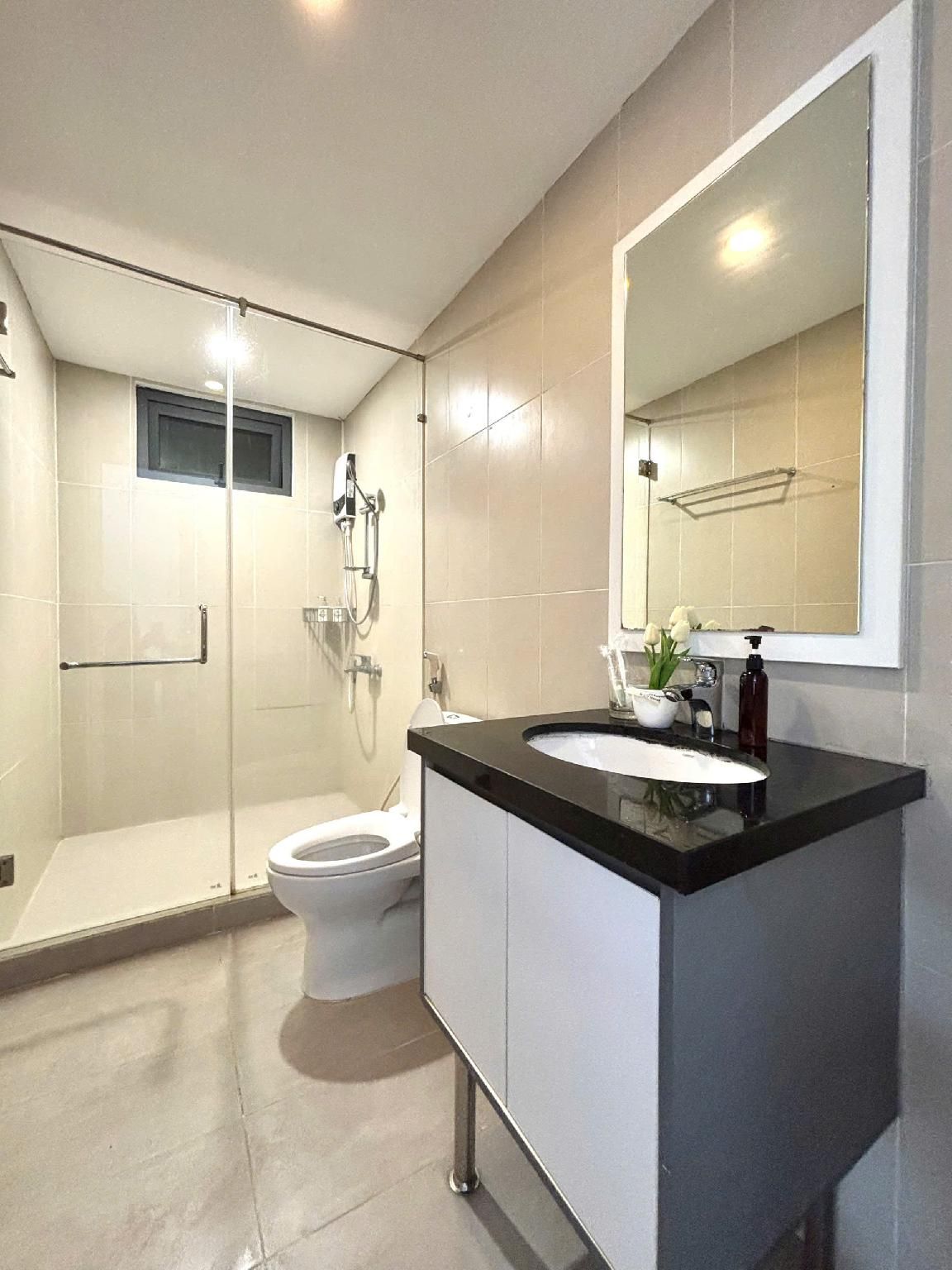 1 Bedroom and 1 Living Room