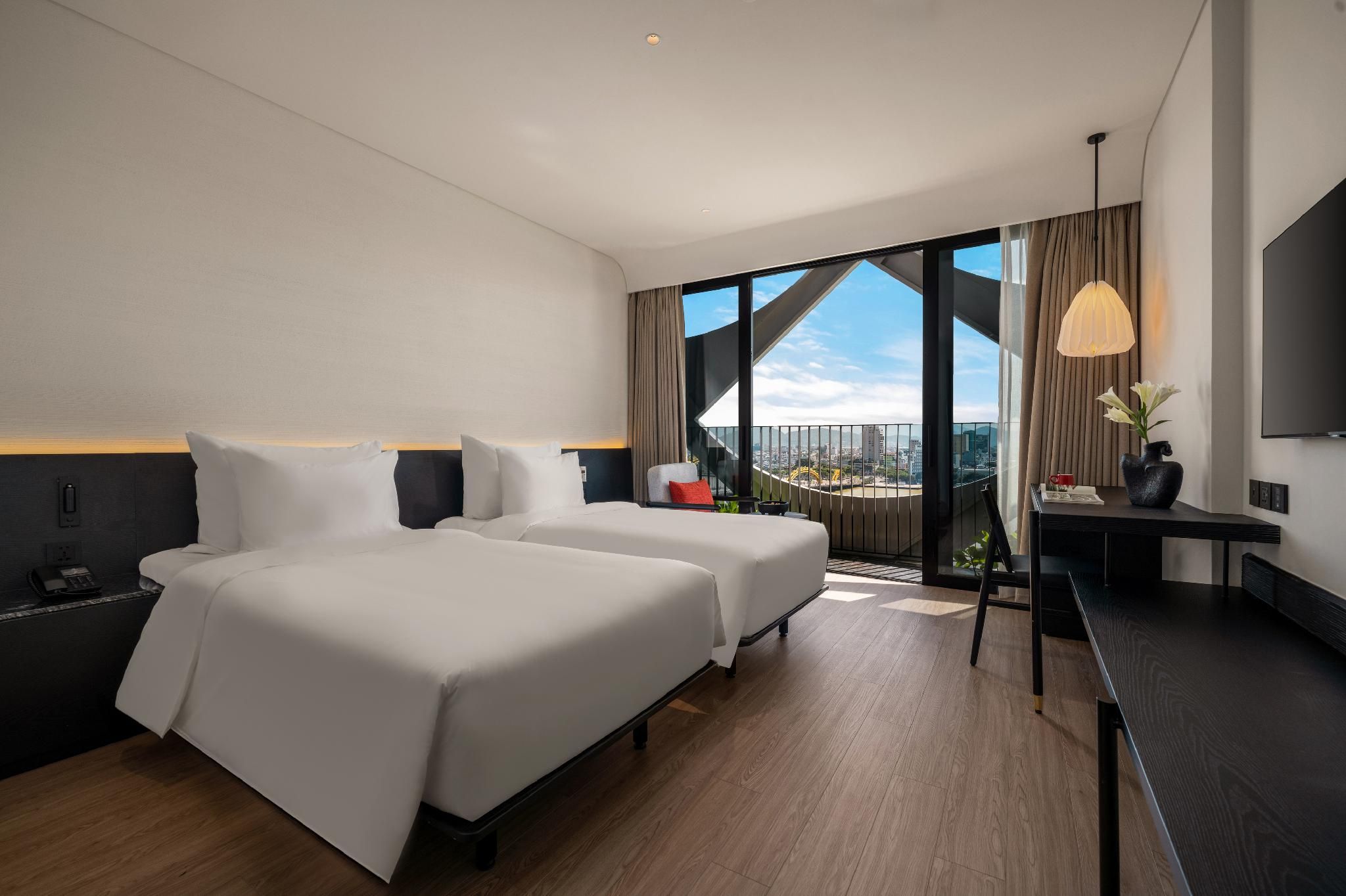 Premium River View Suite