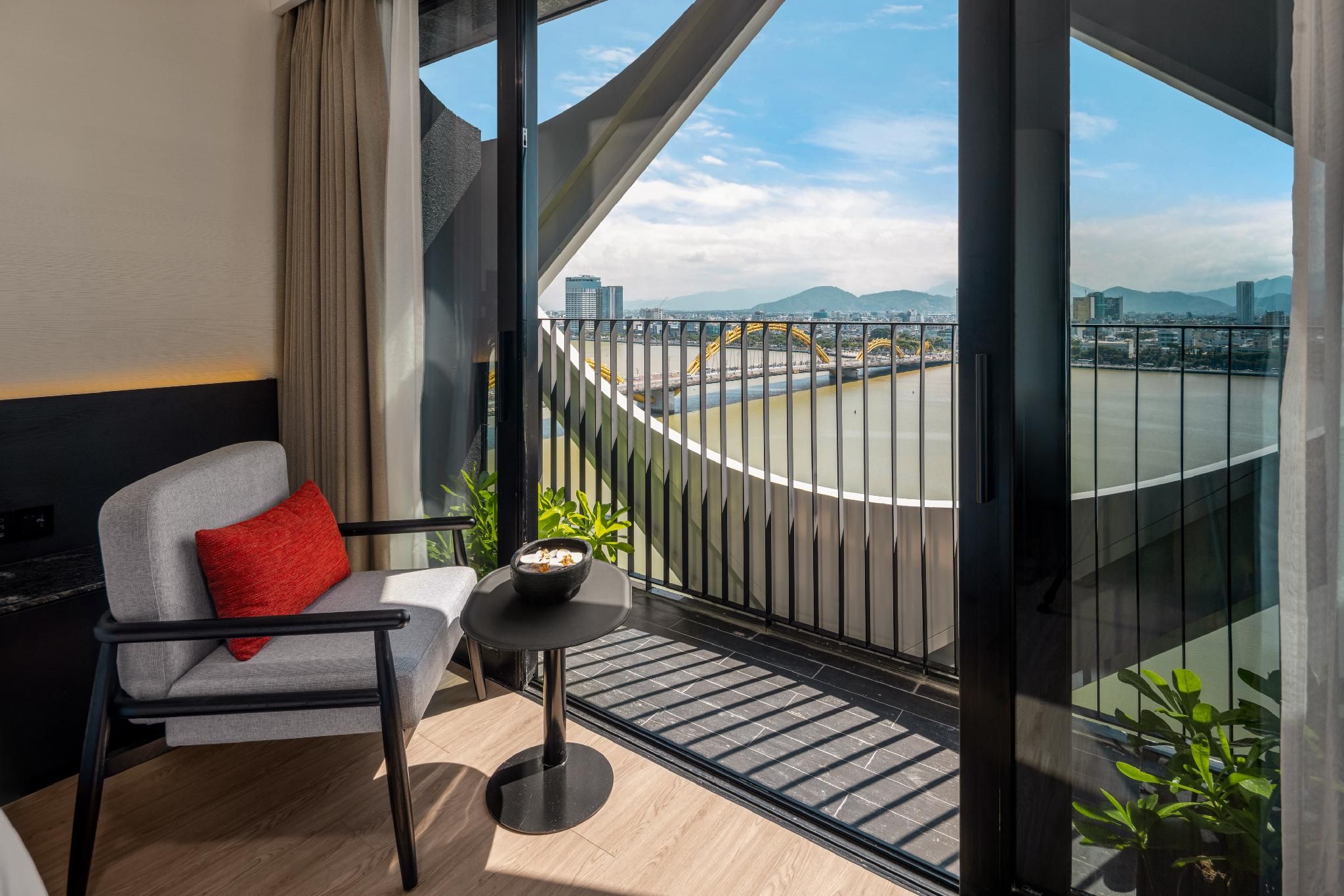 Premium River View Suite